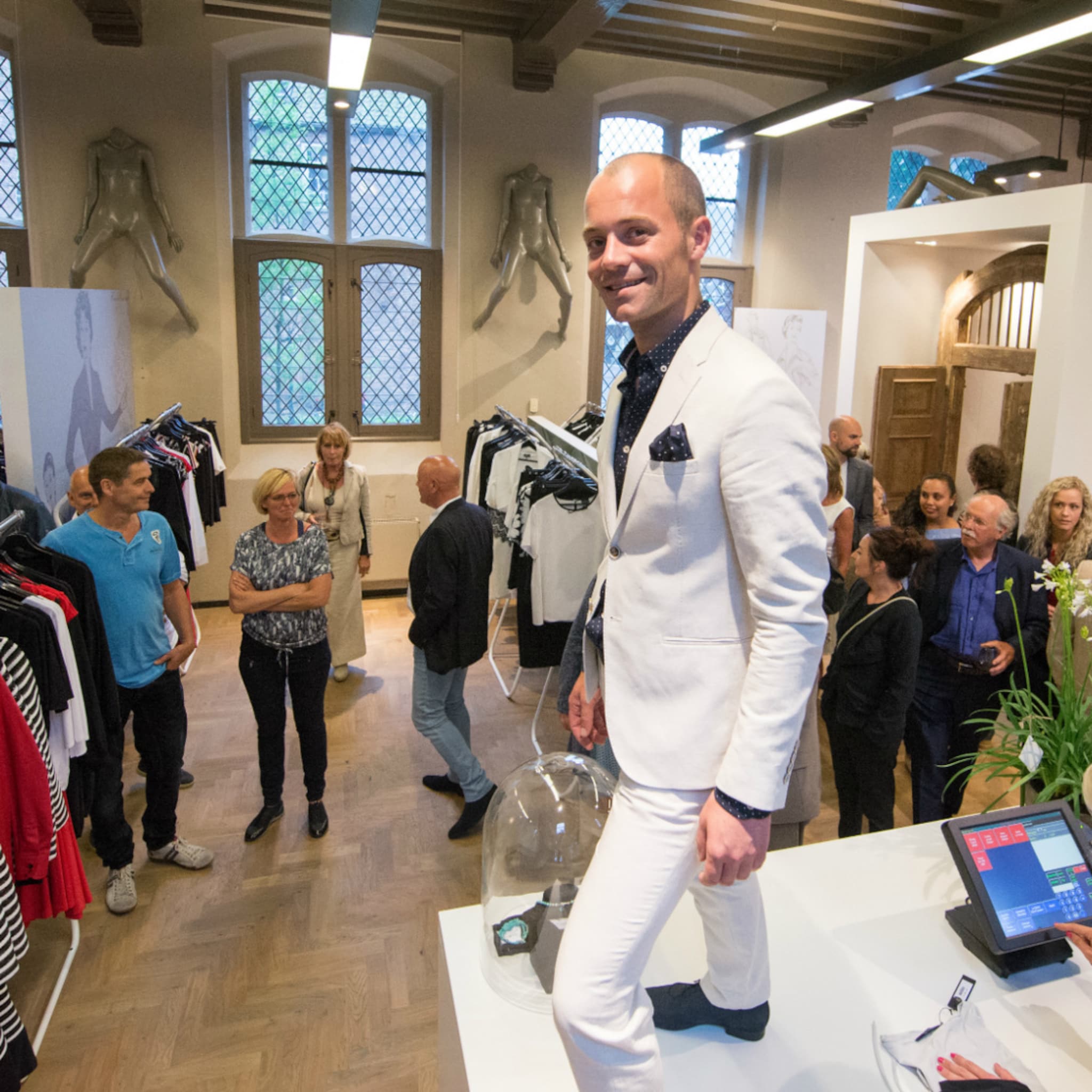 zwollenaar giel hakkenberg begint exclusief modeconcept bijgiel