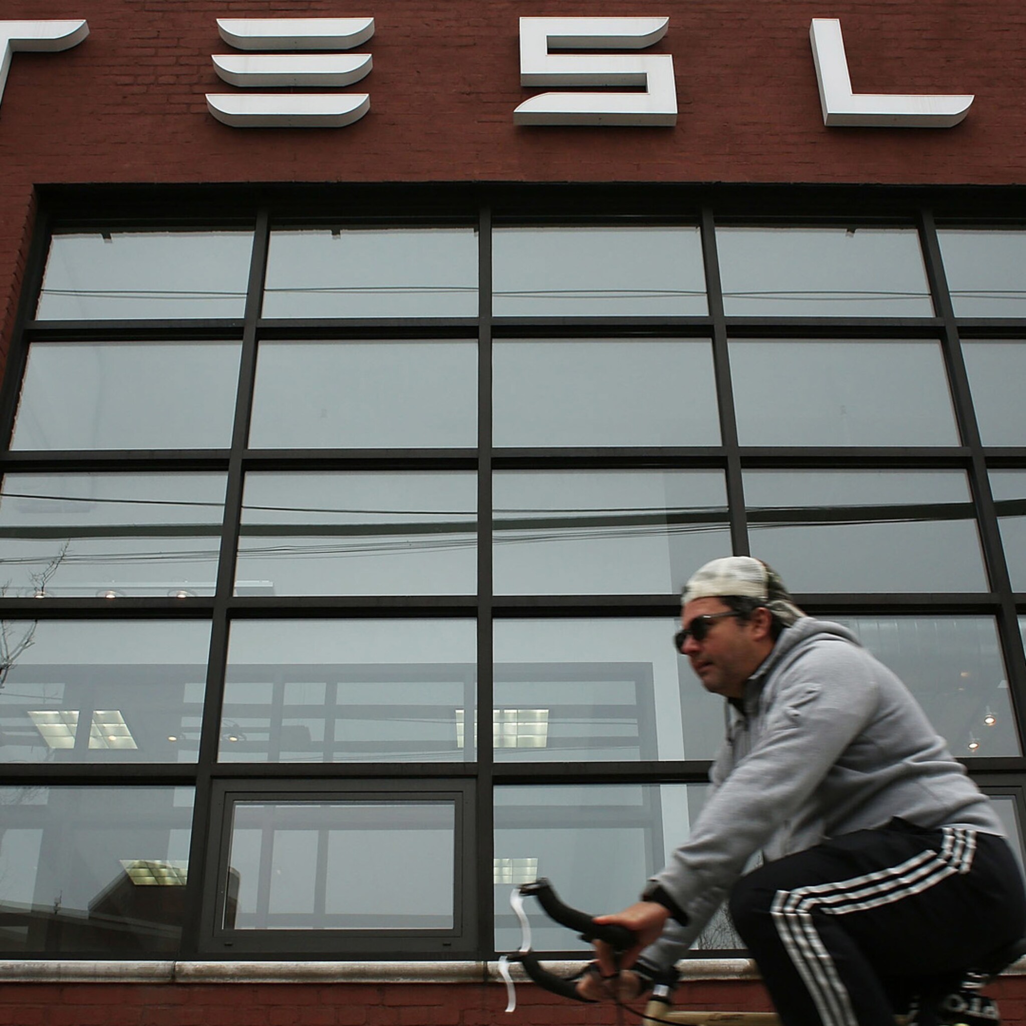 groen tesla populair onder technische studenten