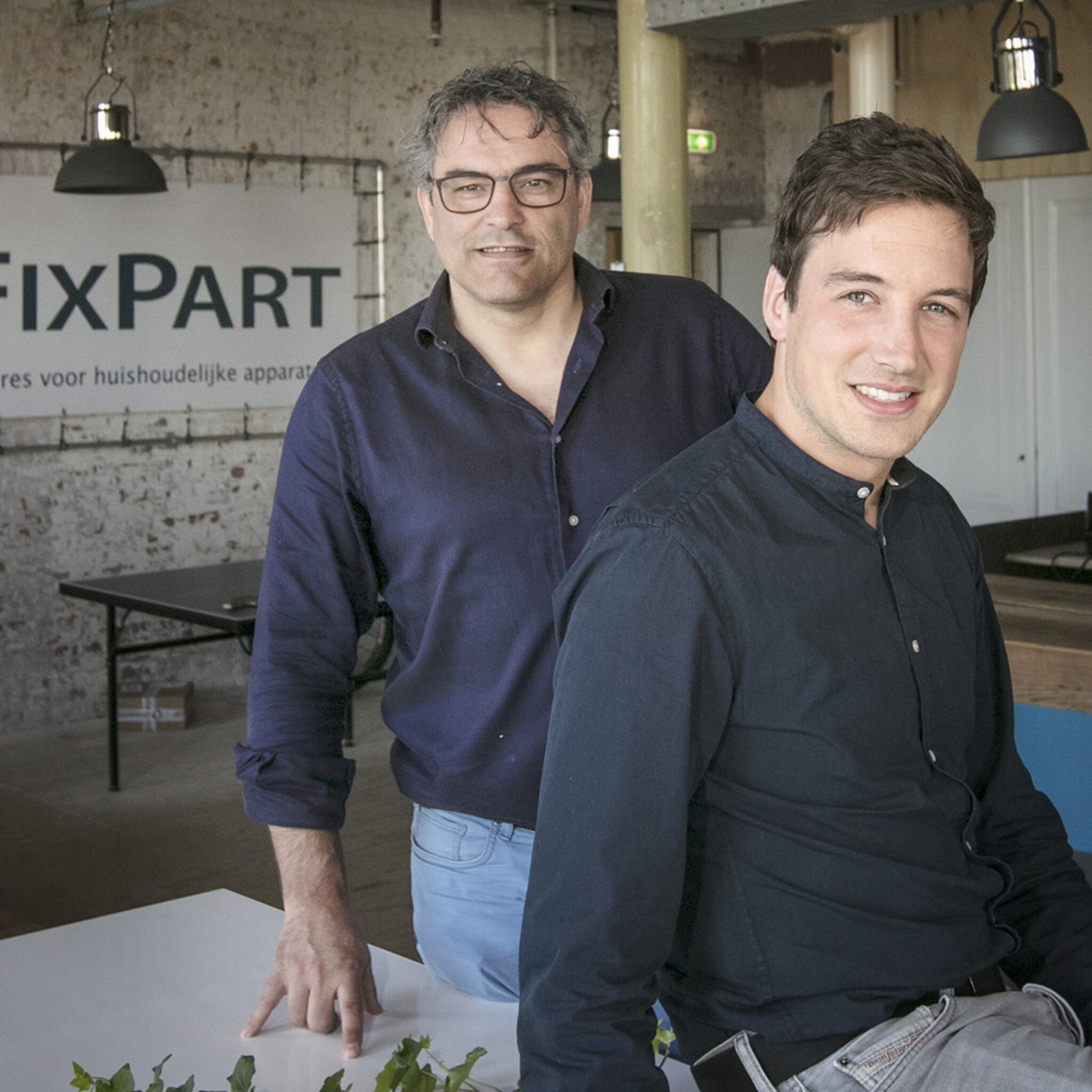 dit bedrijf geeft apparaten die kapot zijn een tweede leven