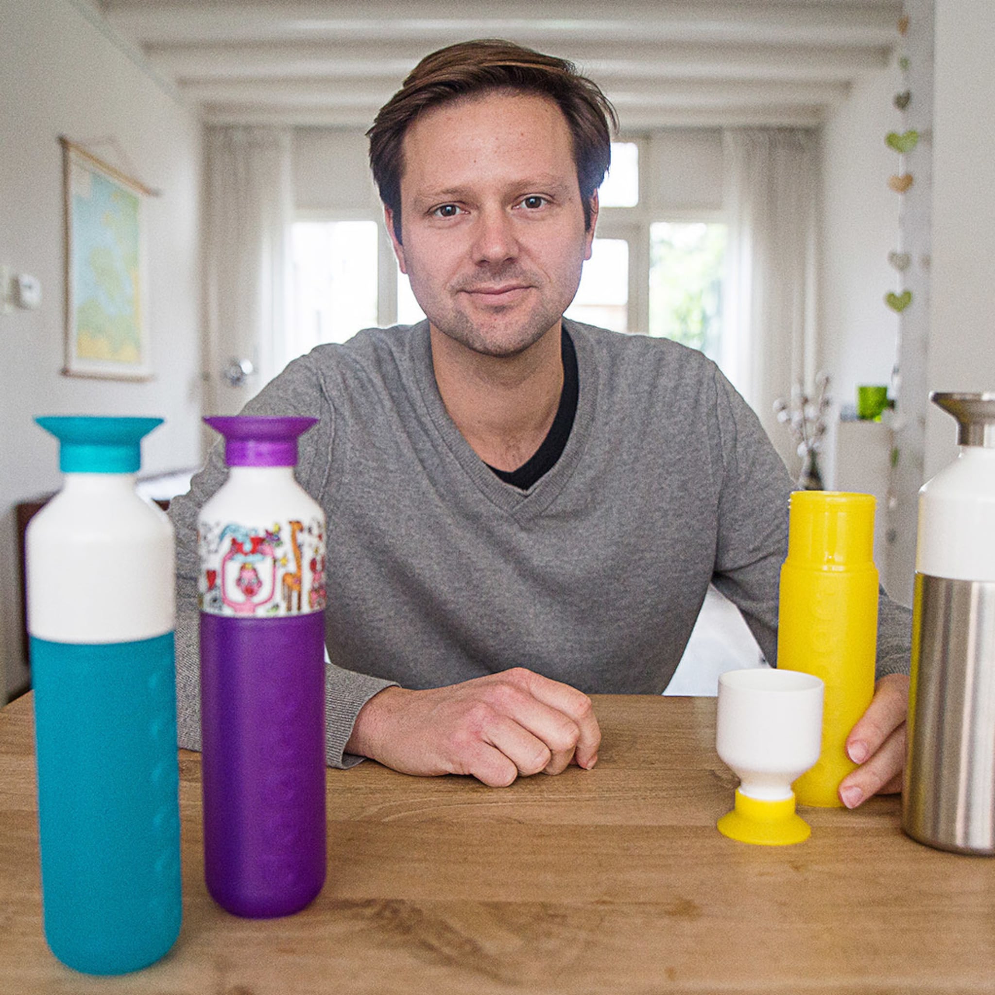 zeeuwse designer ontwerpt fles met een boodschap