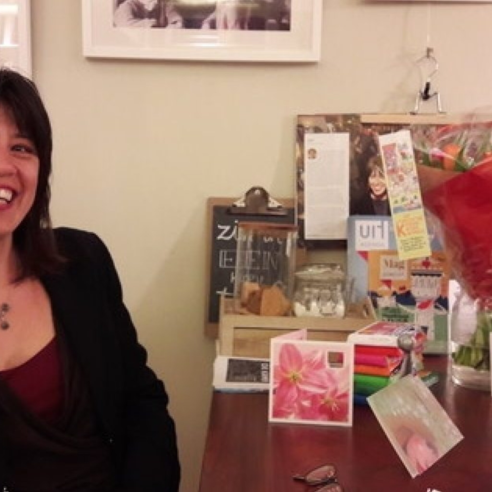 overvallen boekenverkoopster krijgt veel steun en cadeautjes