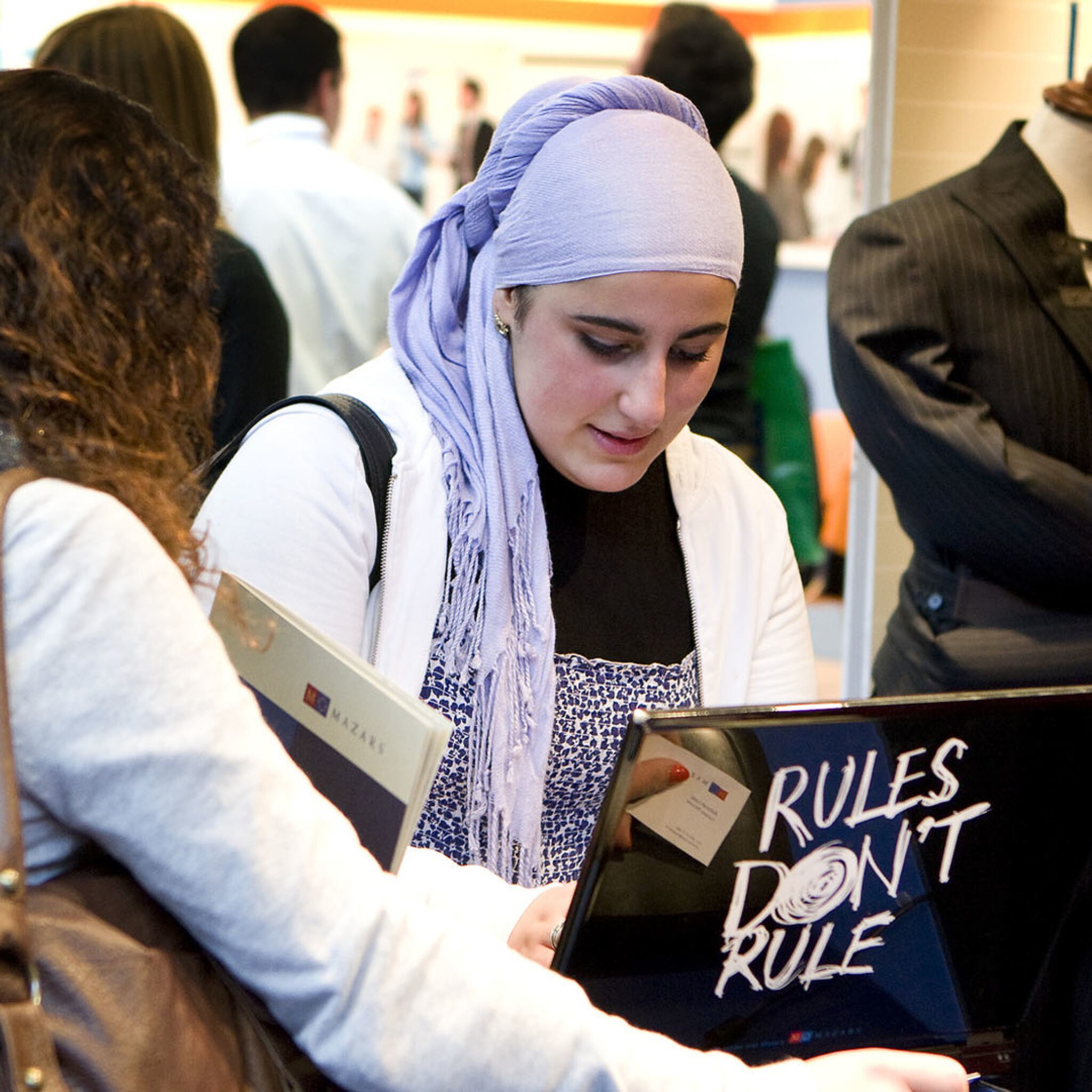 werkgevers mogen hoofddoek verbieden