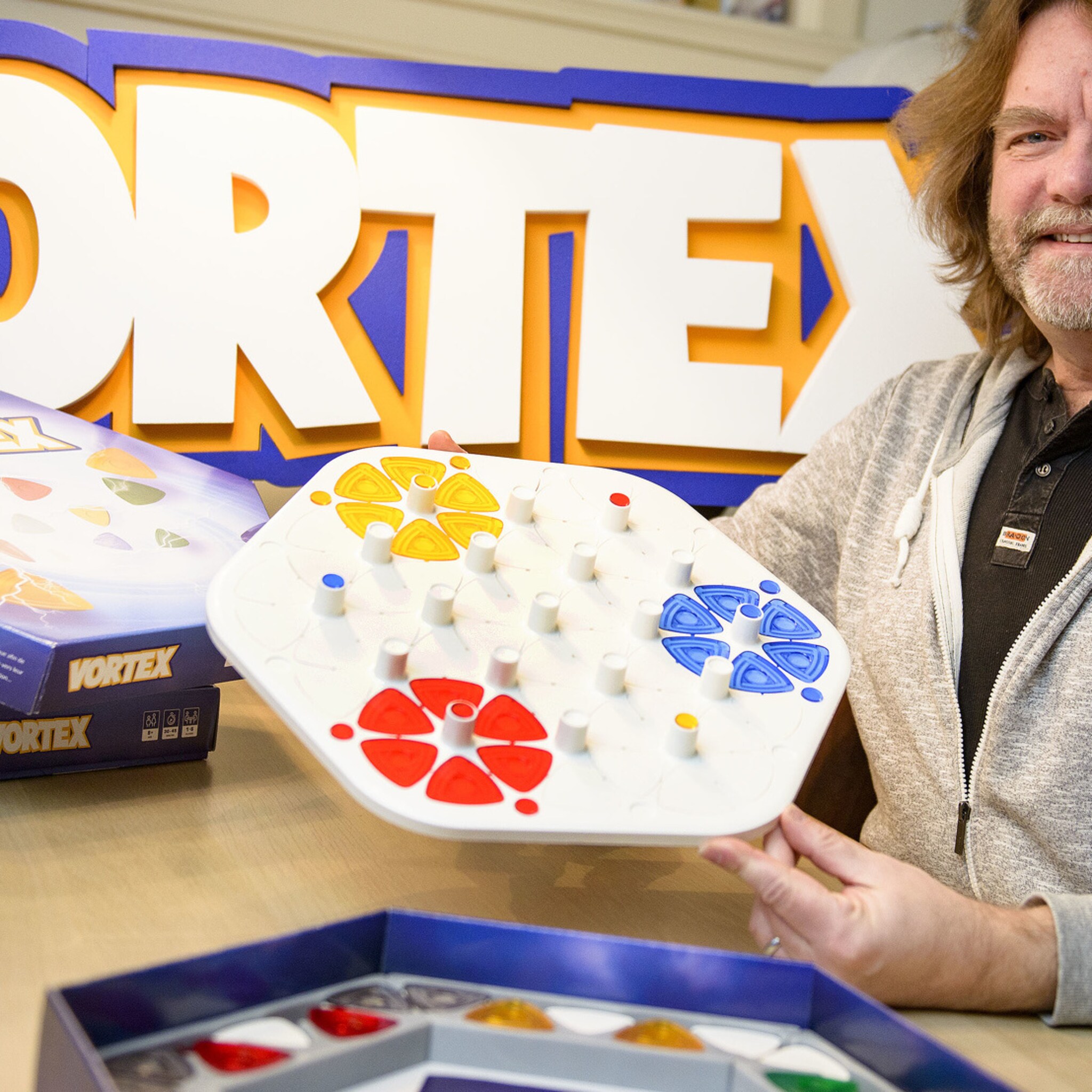 wordt het spel van hengeloer hans beeftink de nieuwe rubik s kubus