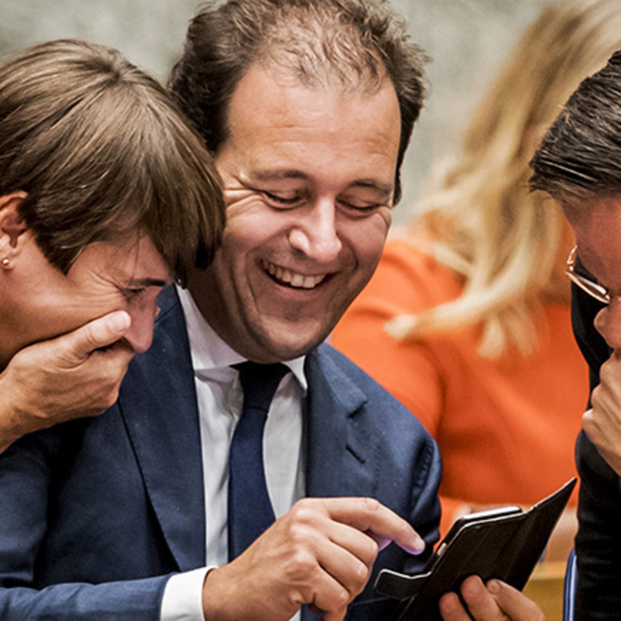 onbereikbaar voor de baas asscher wil belverbod na werktijd