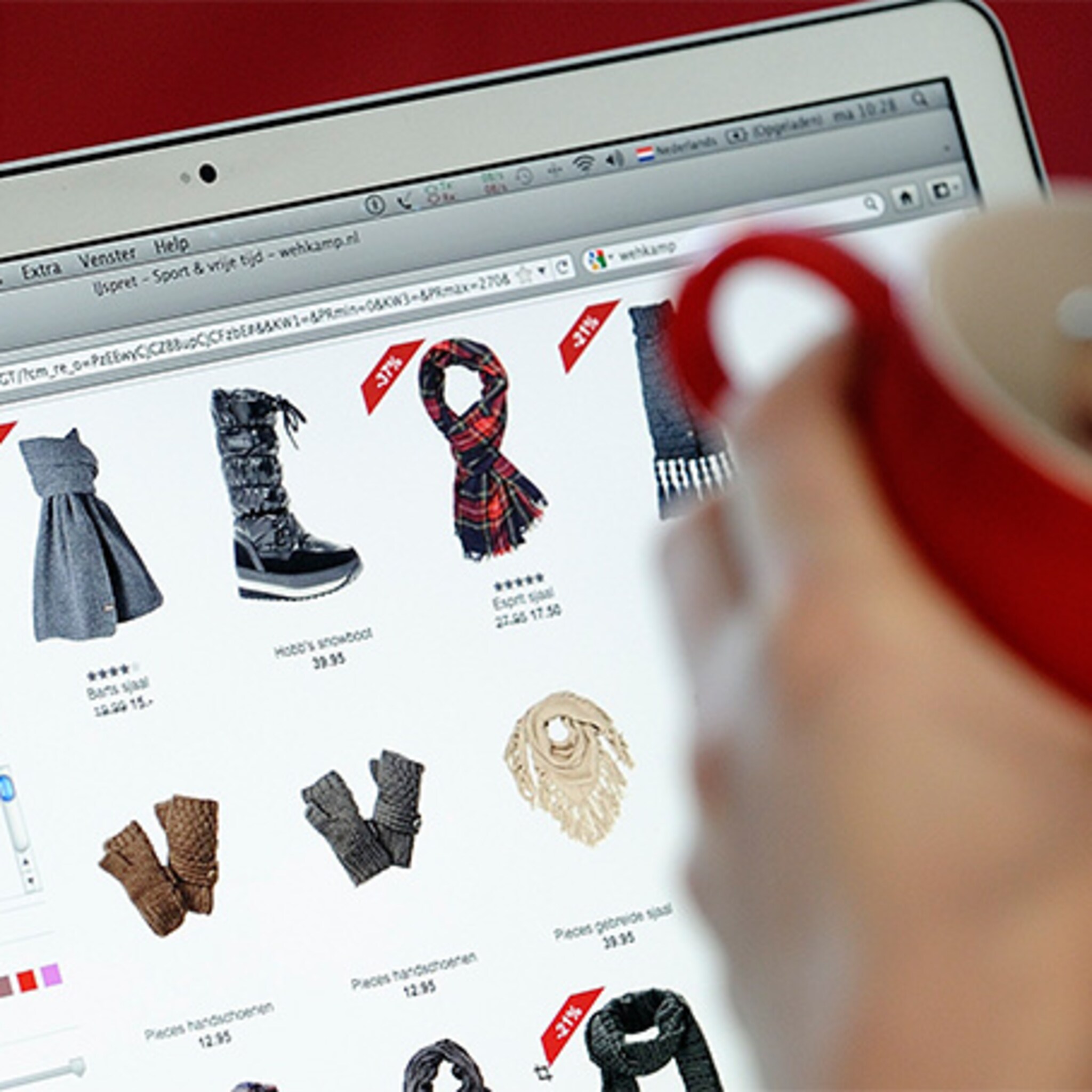 jongeren geven steeds meer uit bij online modewinkels