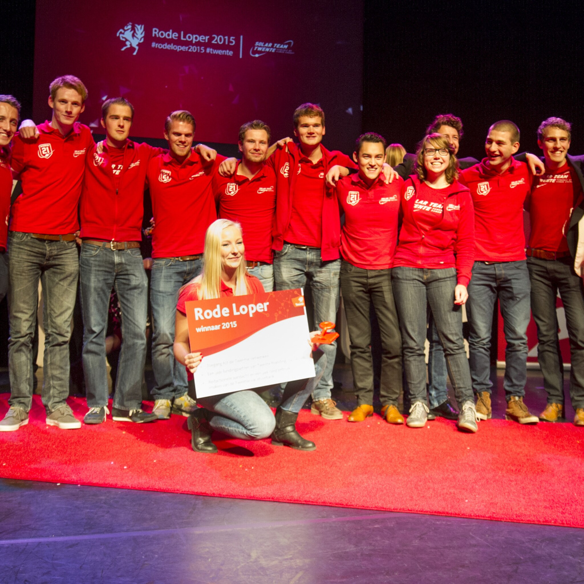 volg live de uitrol van de rode loper van twente