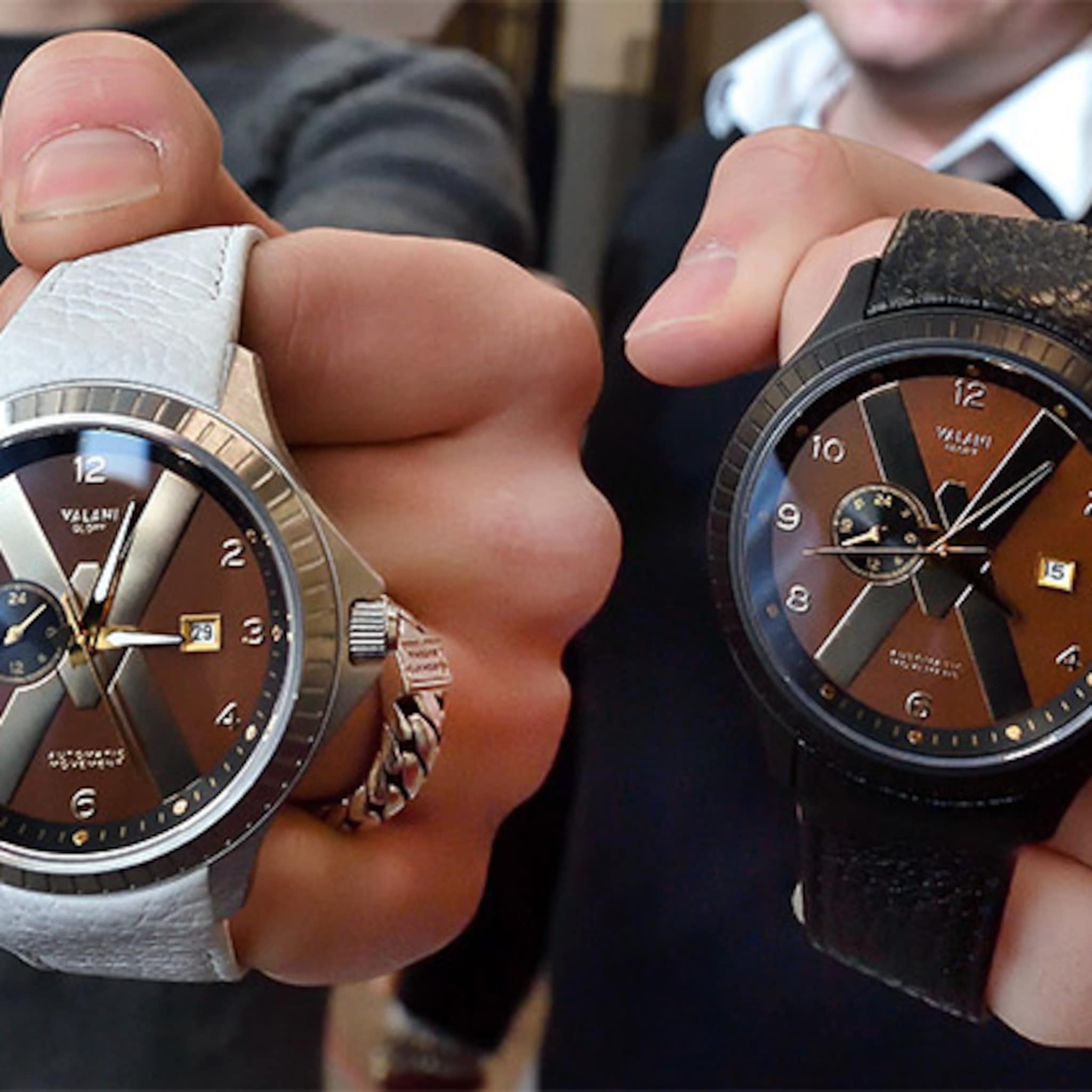 stuiterbeesten lanceren eigen horloge