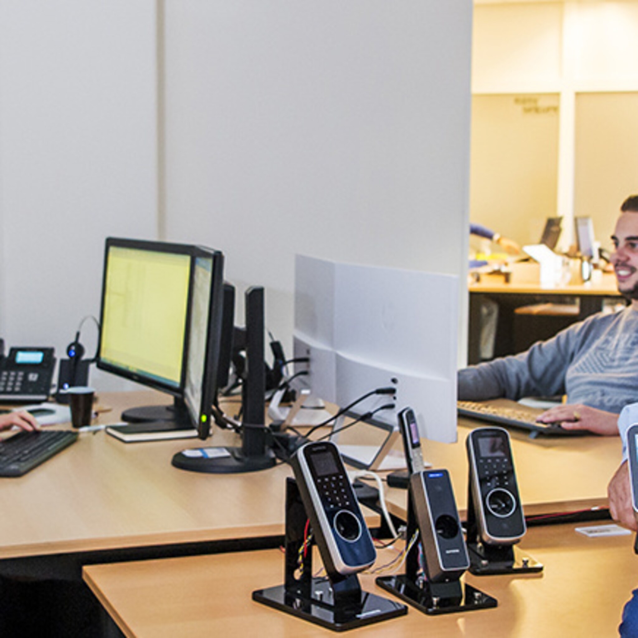 easysecure deur openen met oog of vingerafdruk