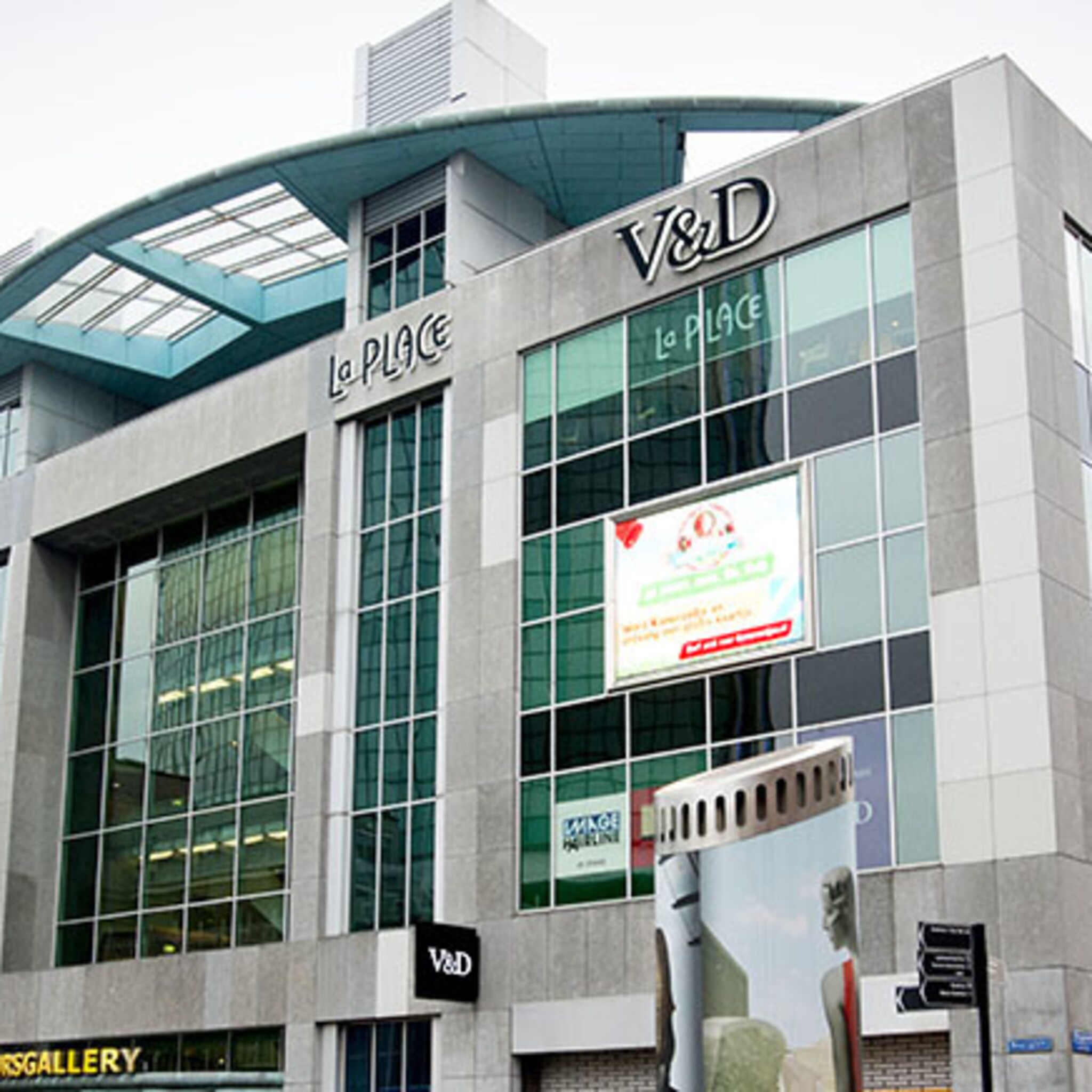 vooral jongere ex v en d er weer aan het werk