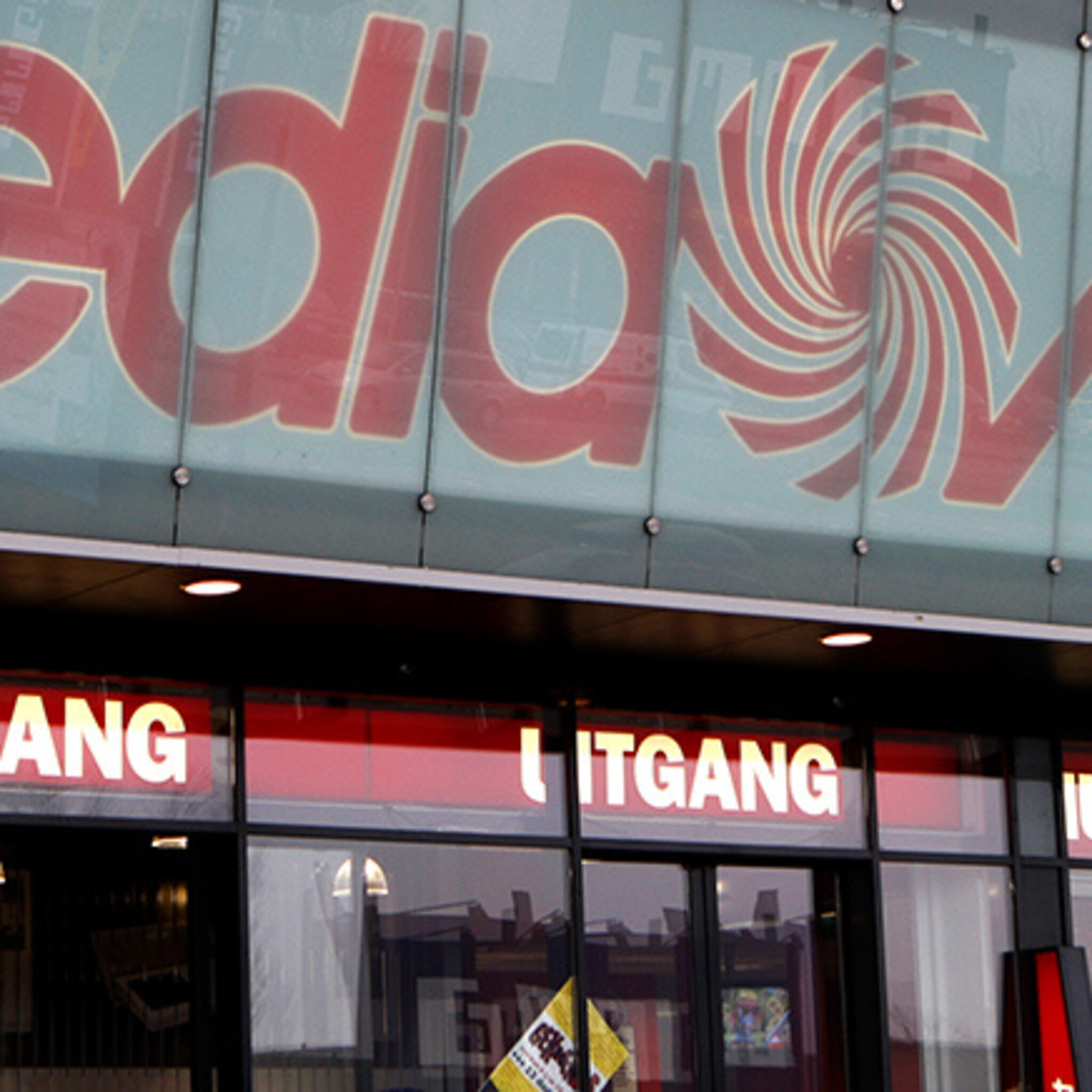 media markt deventer wil iedere zondag open