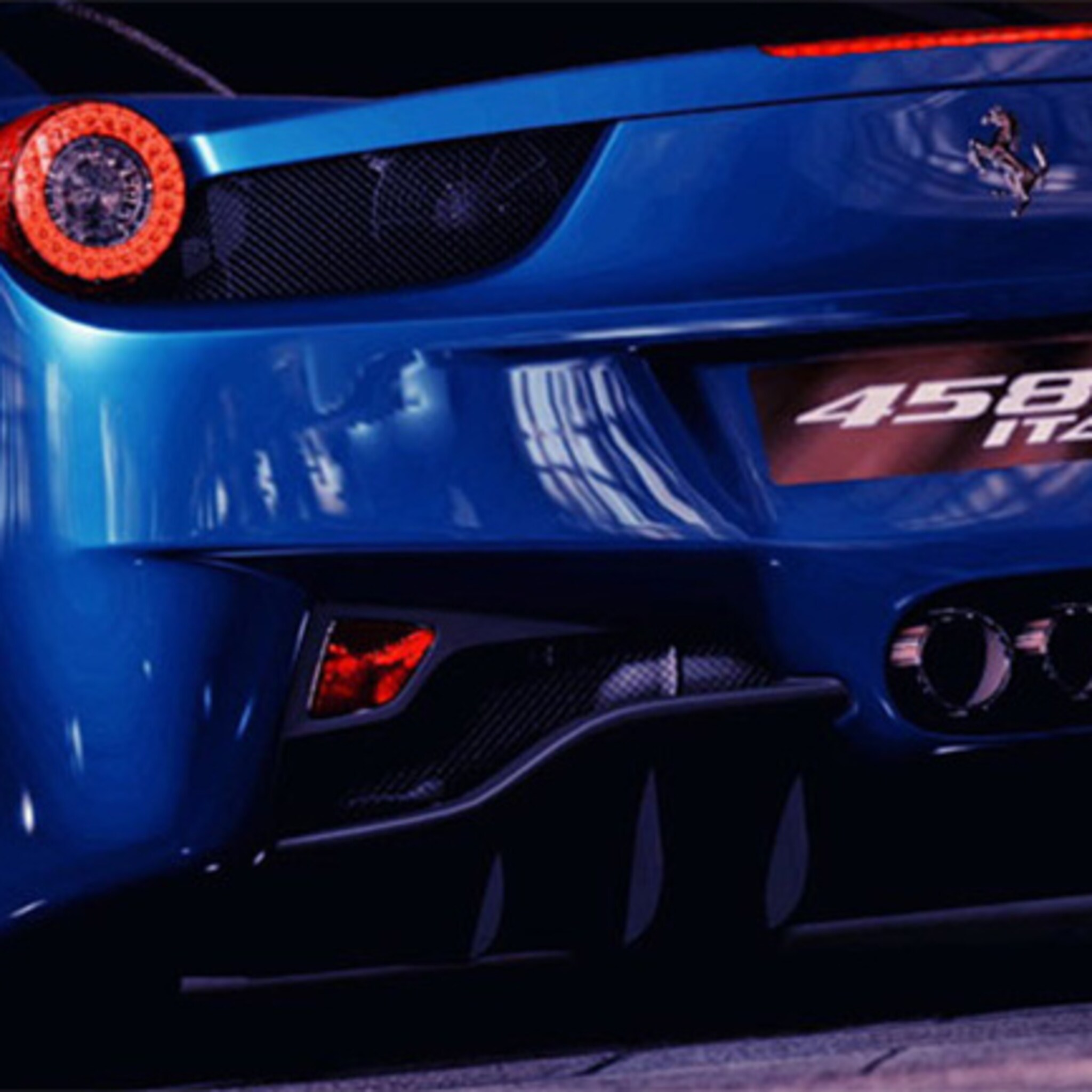 parttimer in blauwe ferrari hoe personeel pon zichzelf verrijkte