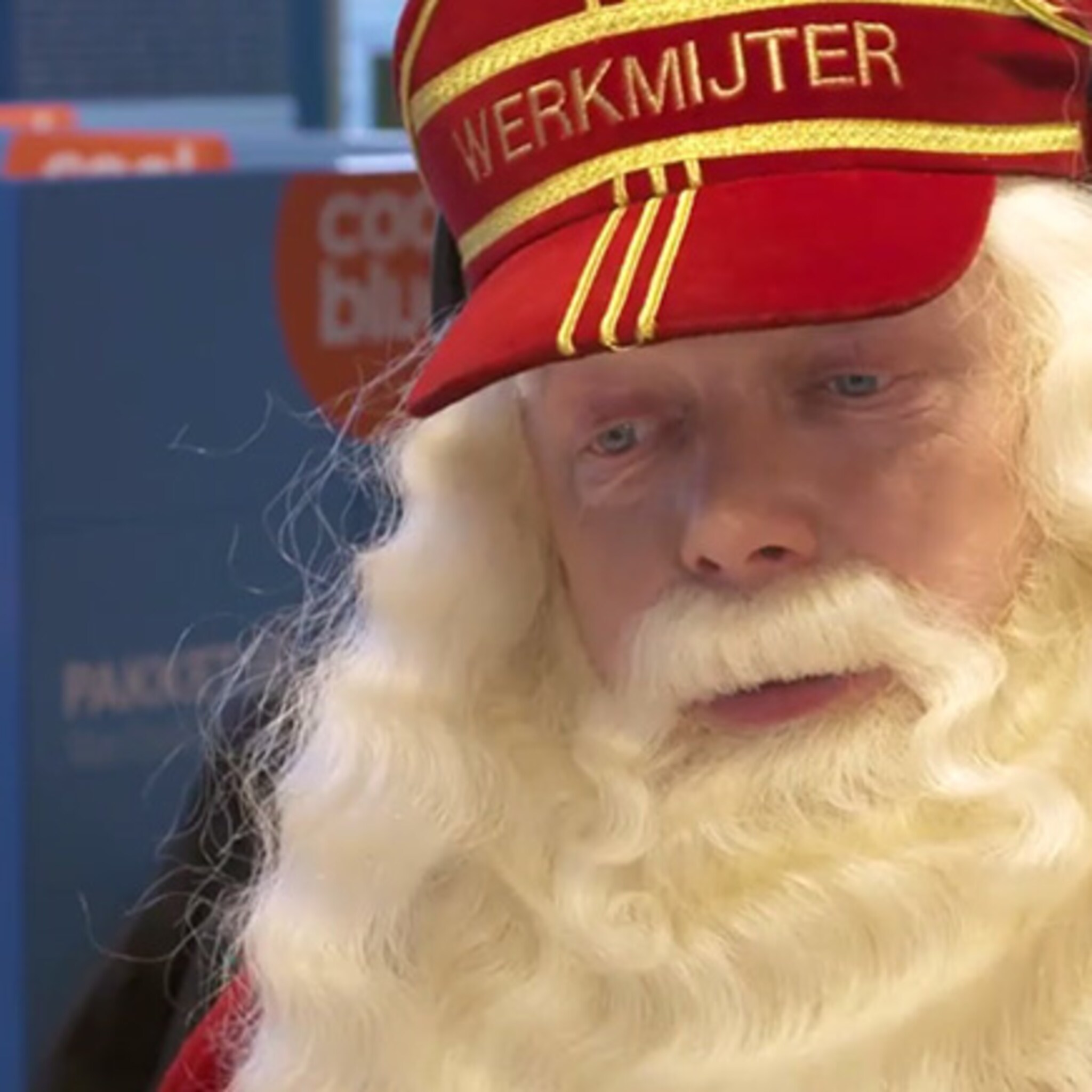 video sinterklaas werkt zich in bij coolblue