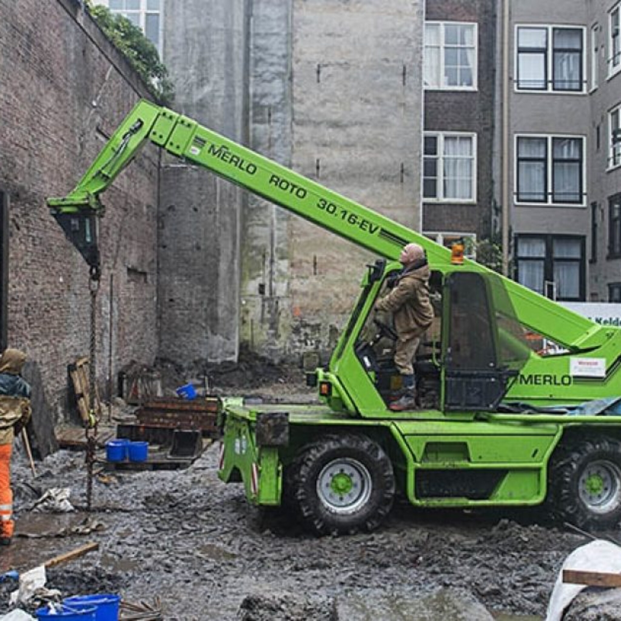 hotelondernemer arjen van den hof houdt van moeilijke plekken