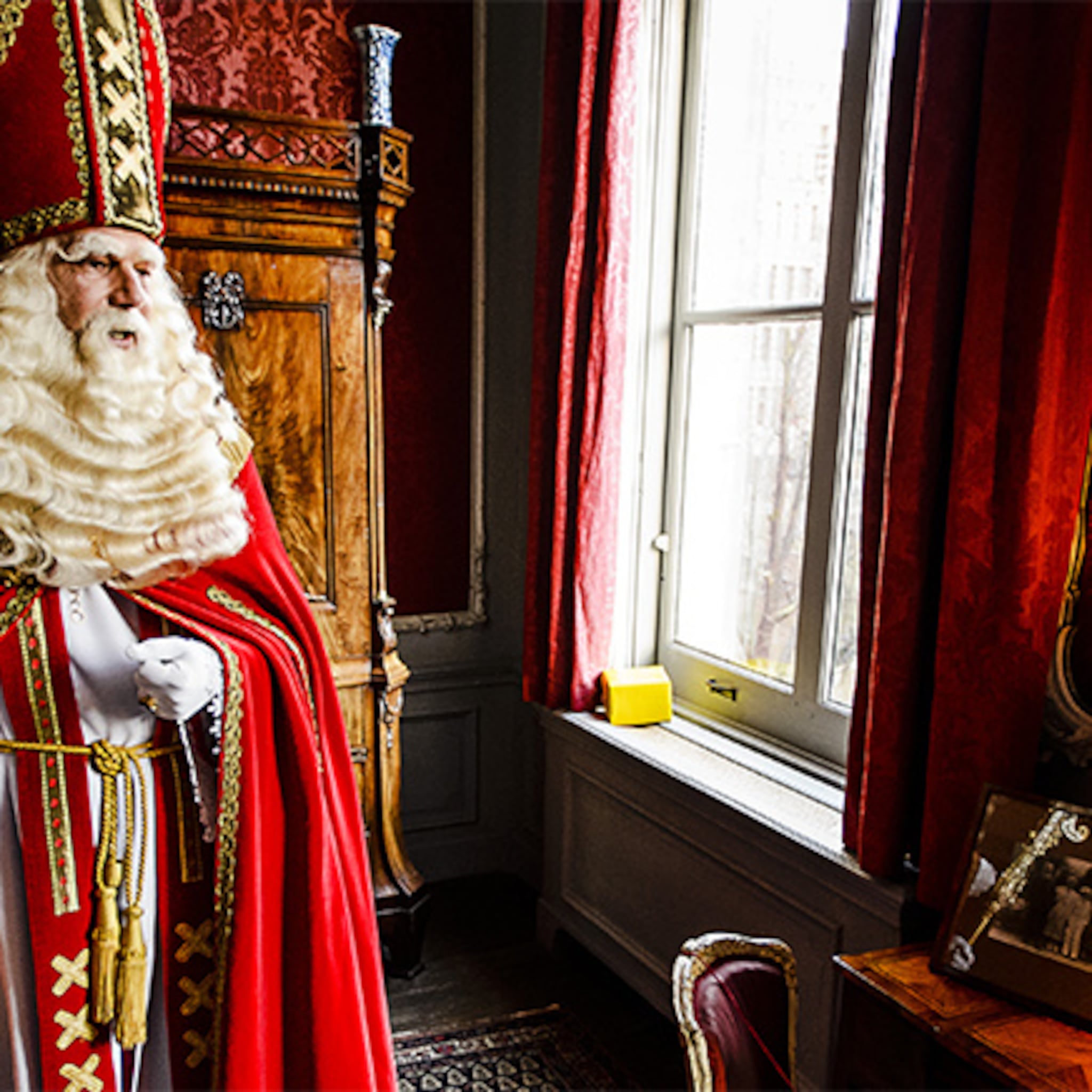 zelfs in de winkel zijn sint en piet zichzelf niet