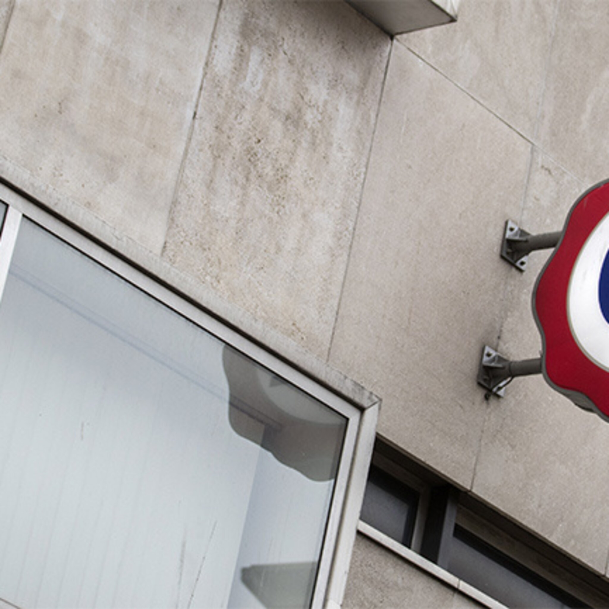 kledingketen c en a investeert in modernisering