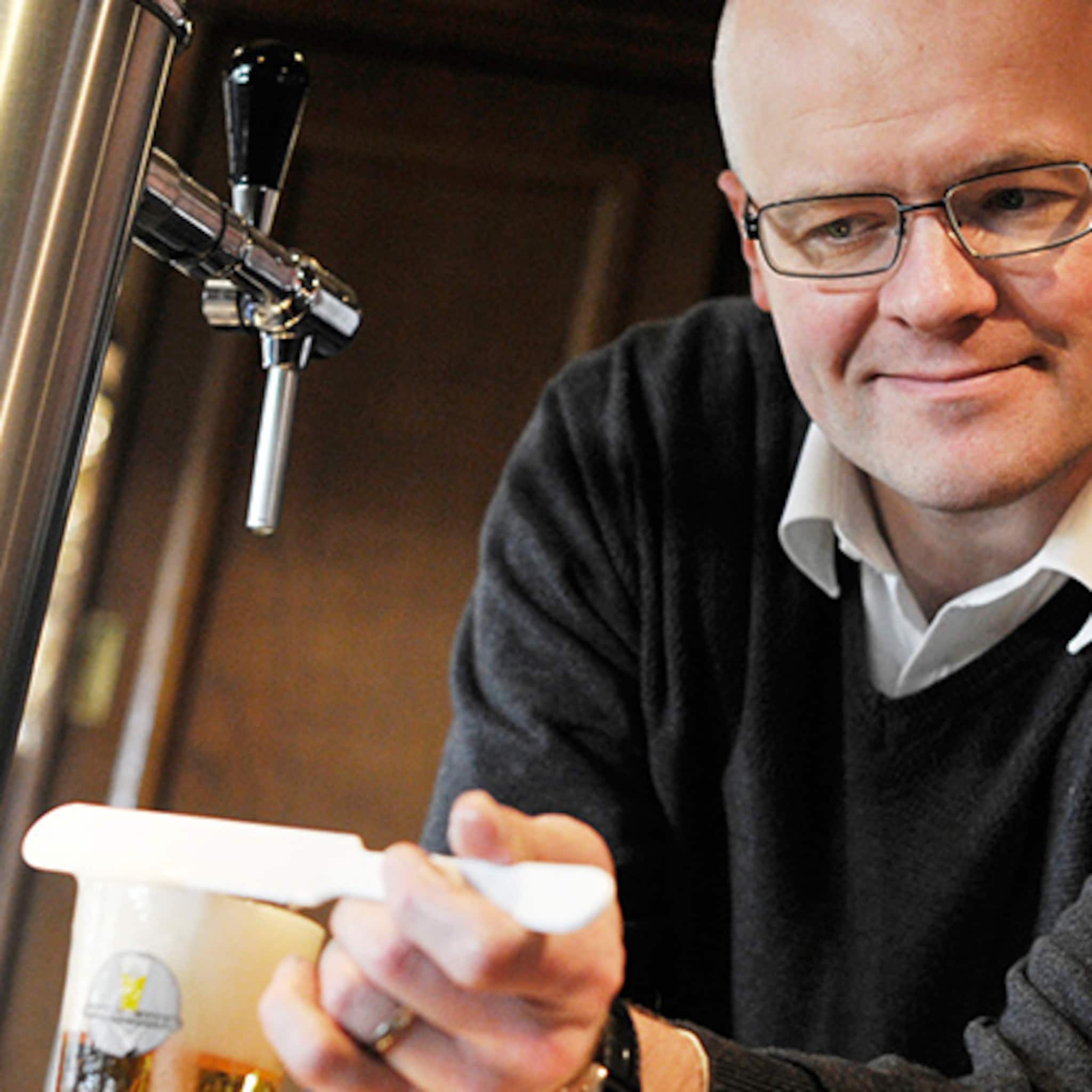 eigenaar paviljoen lutterzand is beste biertapper van oost nederland