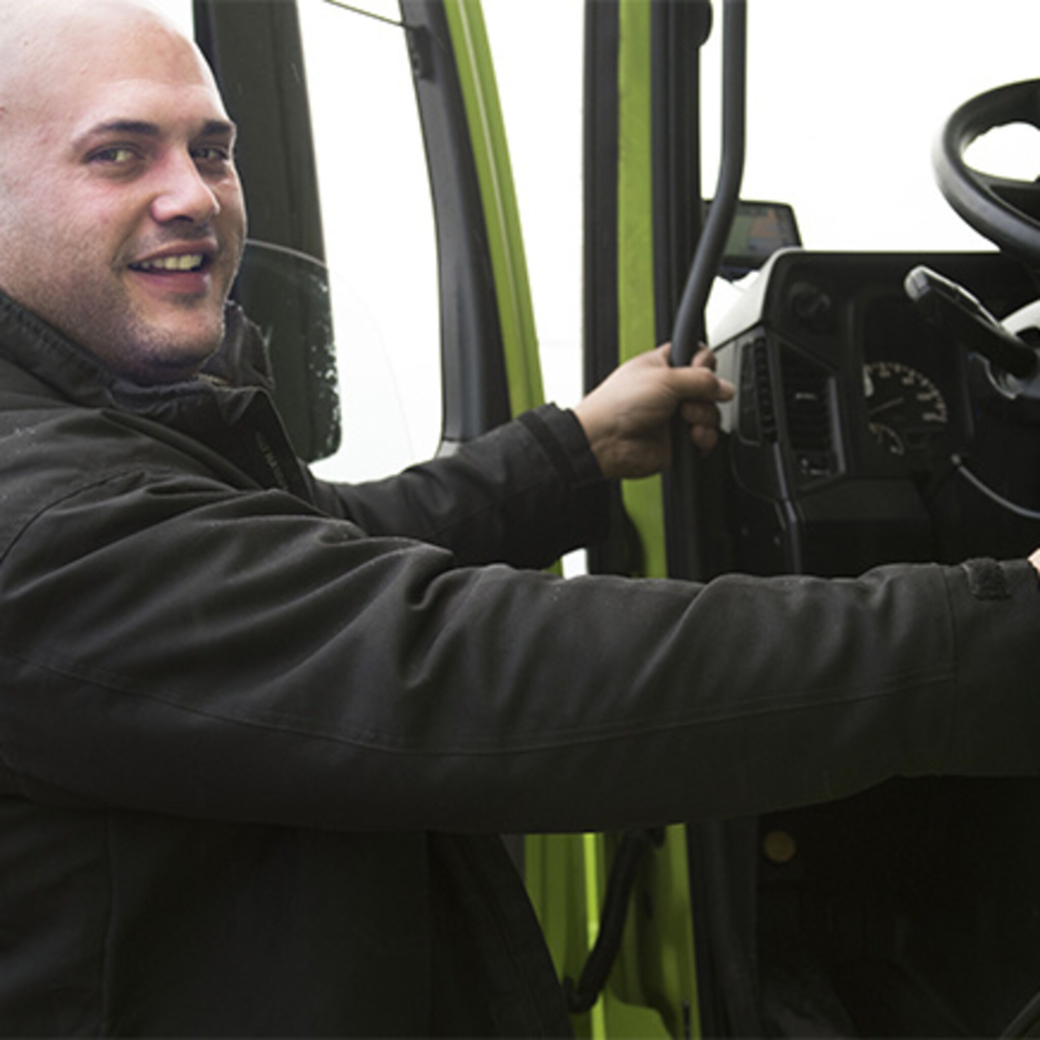 banenplan transportsector helpt timmerman op de truck