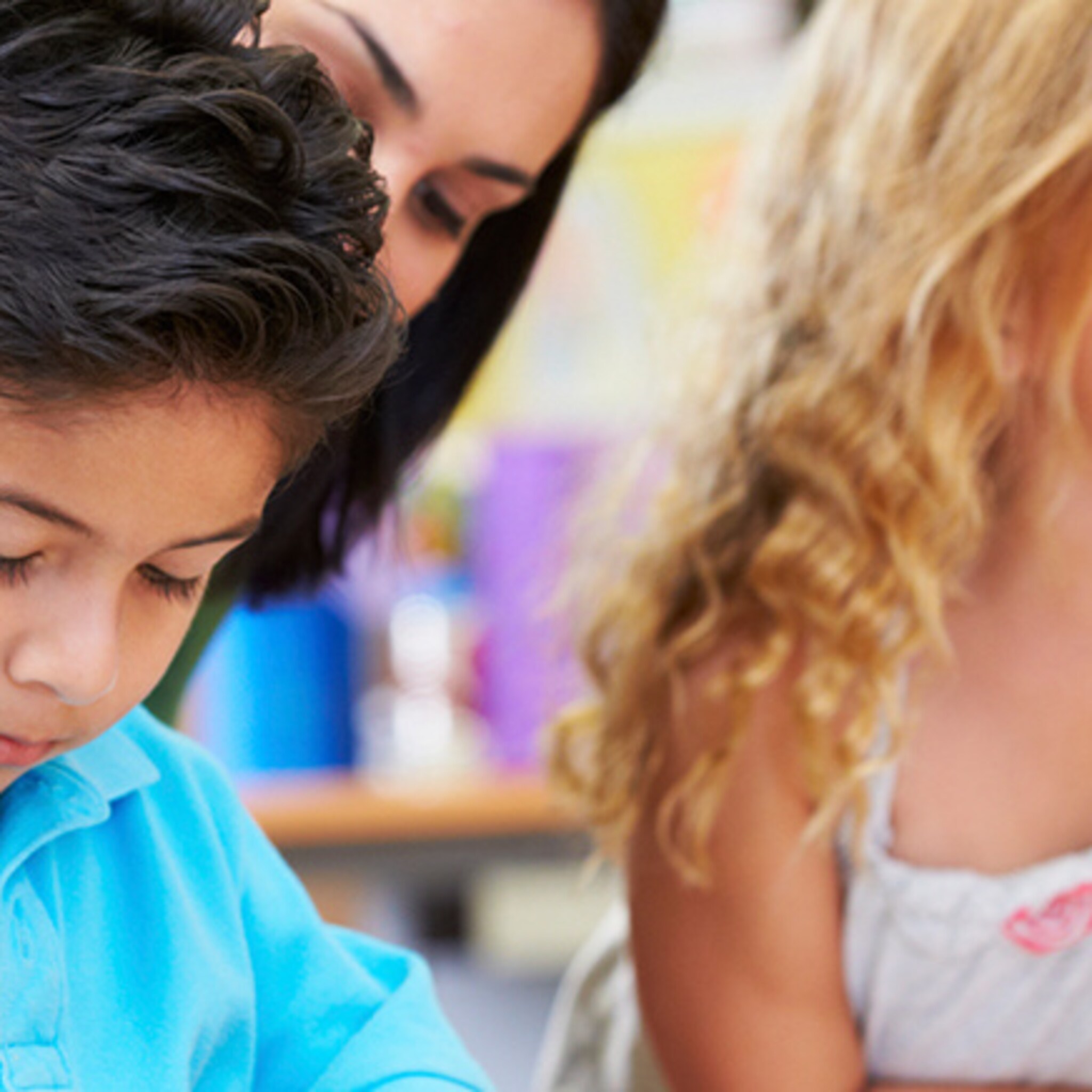 enschedese ondernemer zet kinderoppas op voor winkelende ouders