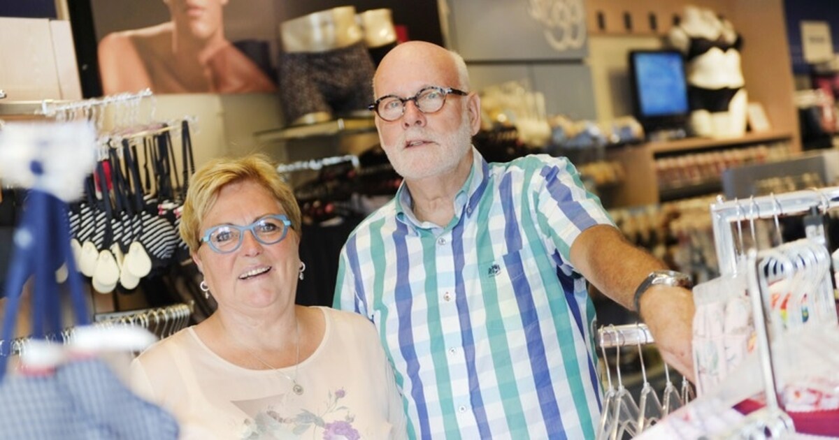 Paping in Enschede verkoopt al 84 jaar lingerie in alle soorten en…