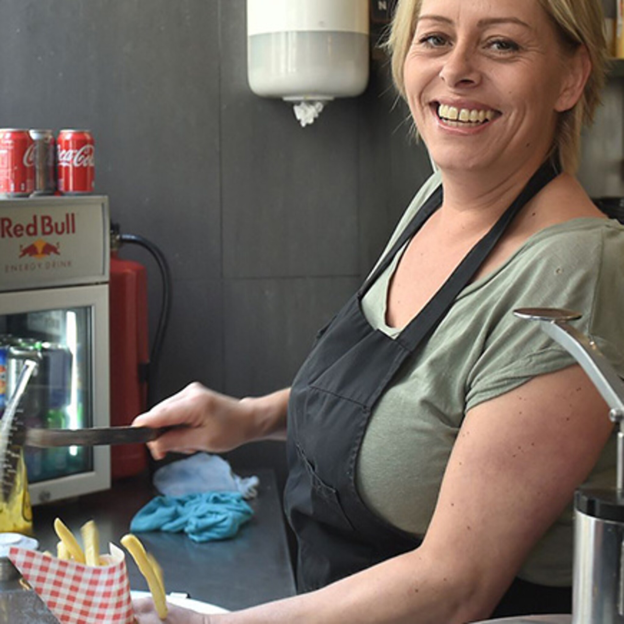 frietboetiek b tje anders in middelburg breidt uit en dat is hard nodig
