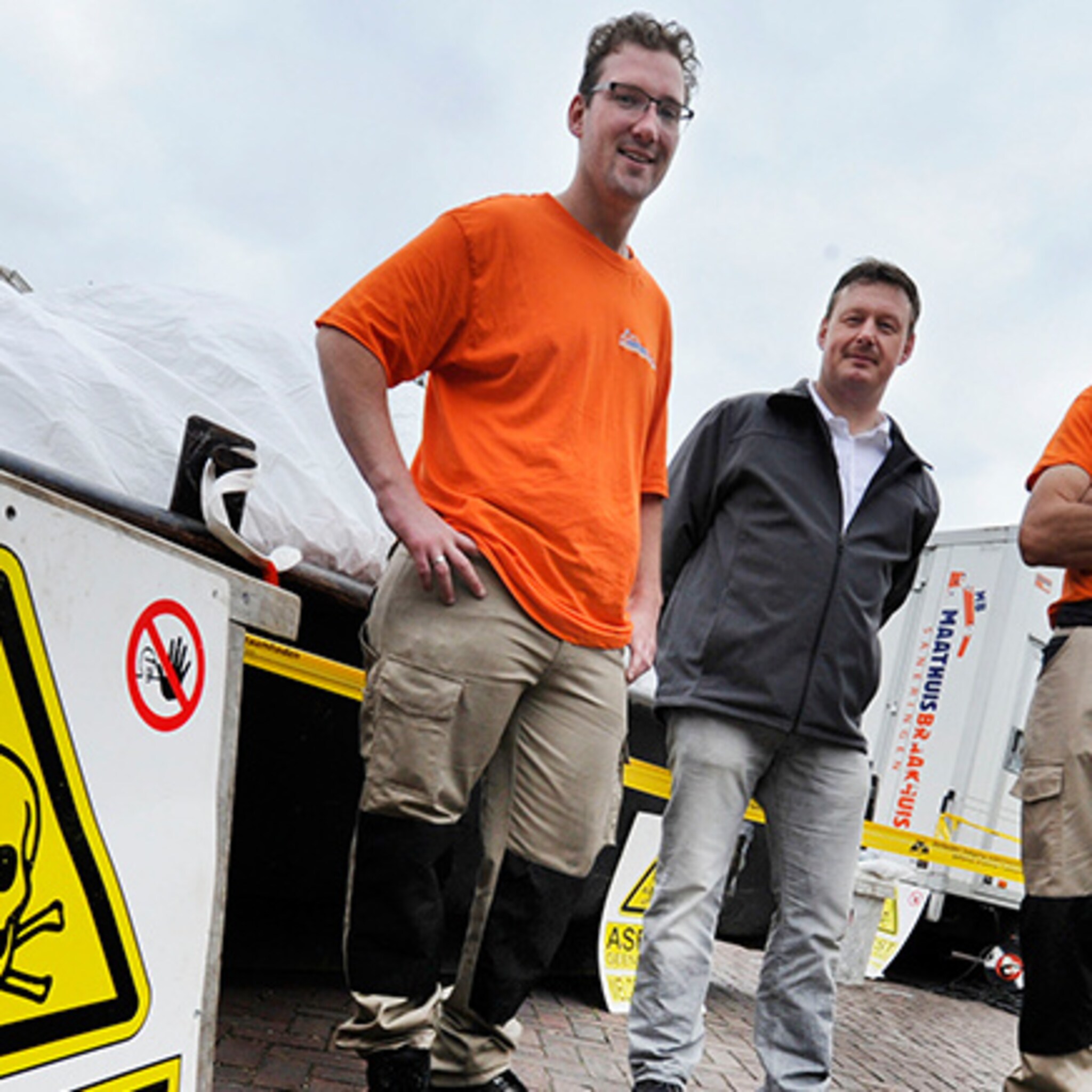 vriezenveens bedrijf ziet markt in asbest