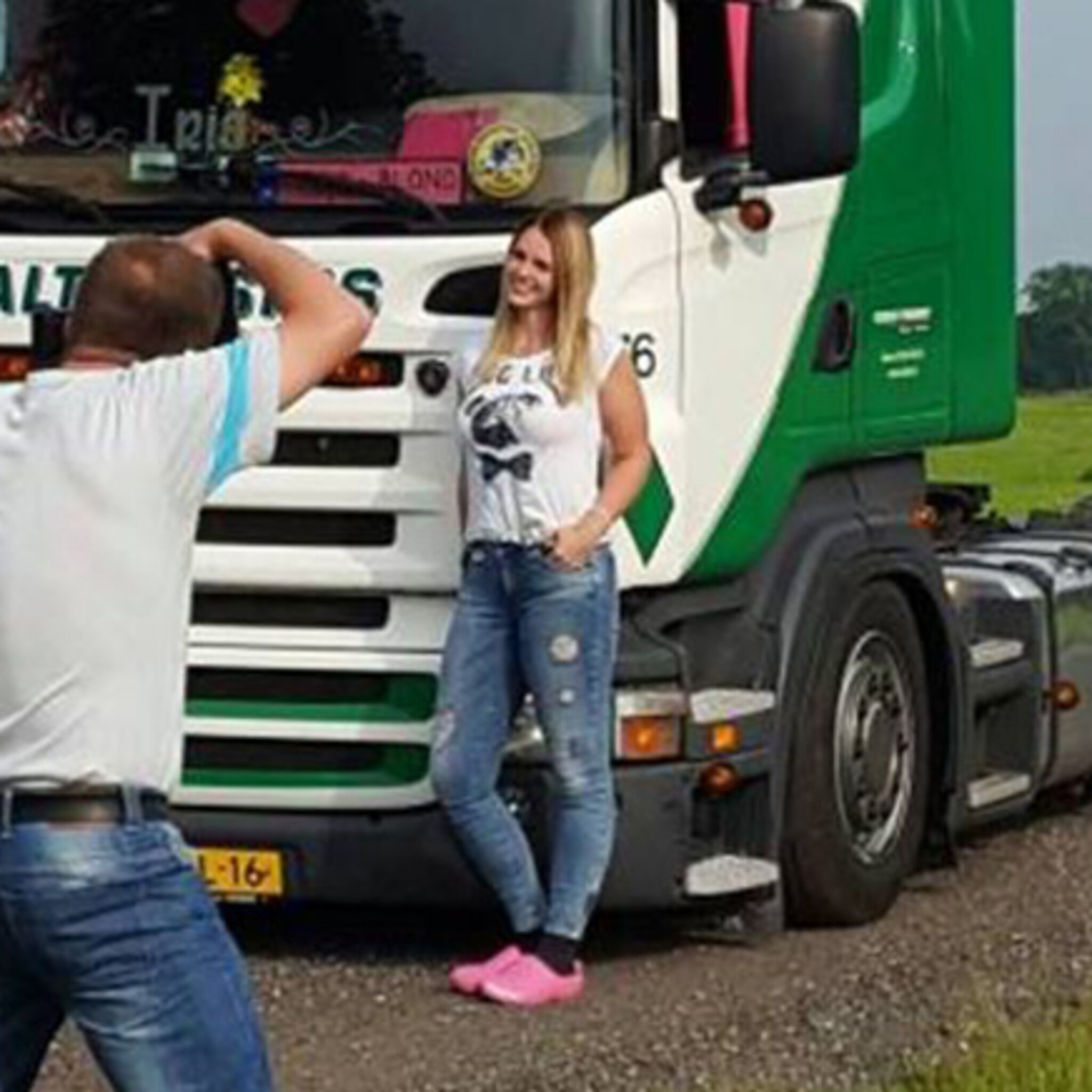 iris uit akkrum is een trotse truckchick
