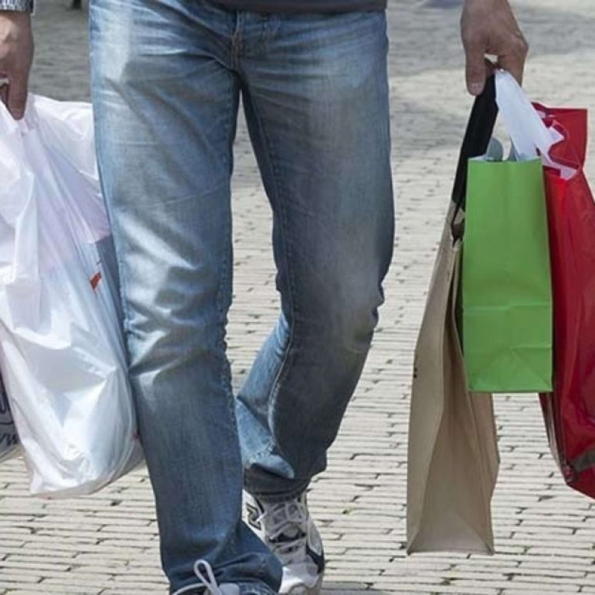 vlinderstad shopping center in voormalig v en d pand in emmen