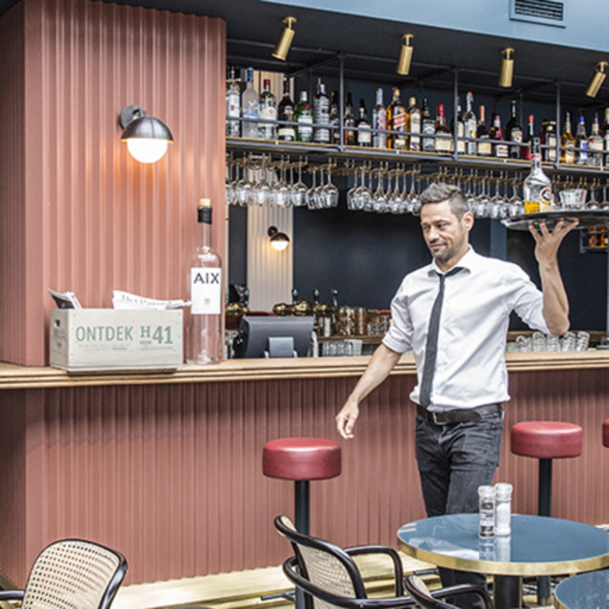 bar waldeck wil kroegsfeer terugbrengen in oud zuid
