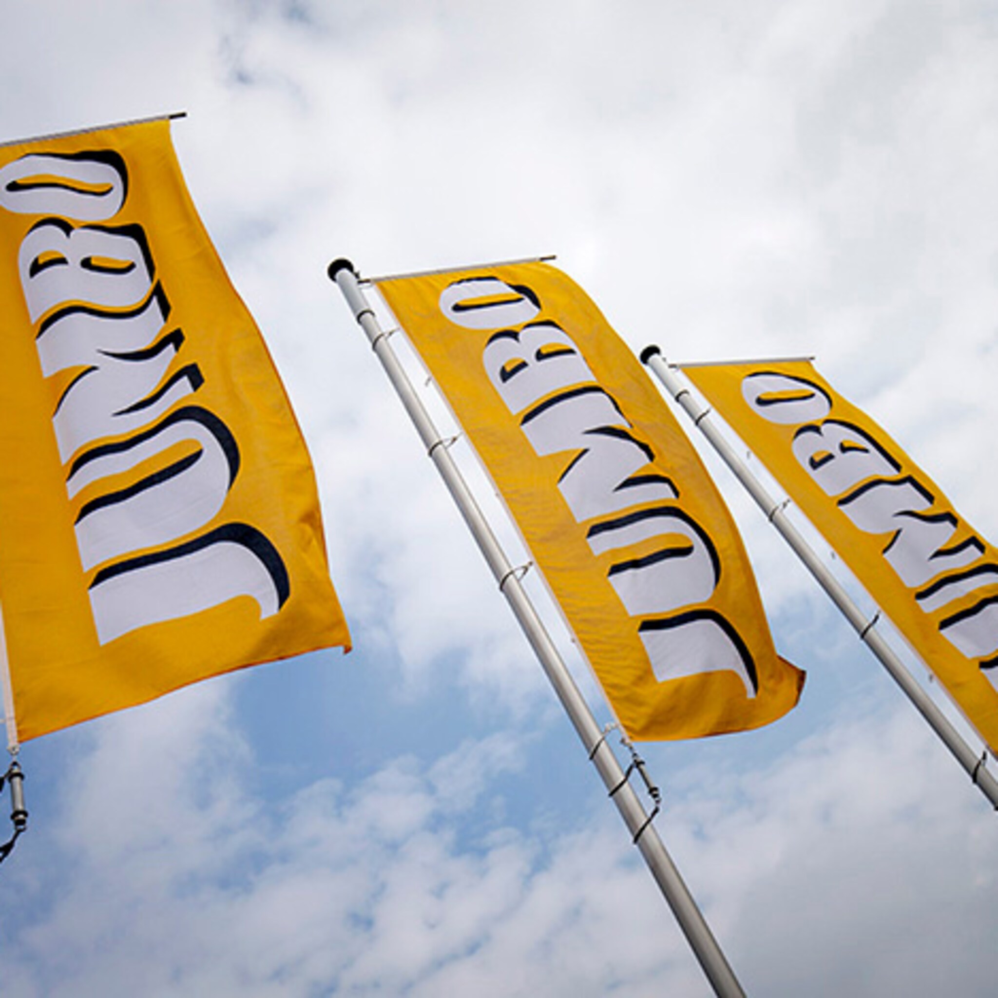 twello in de rij voor gratis bloemen en taart bij jumbo