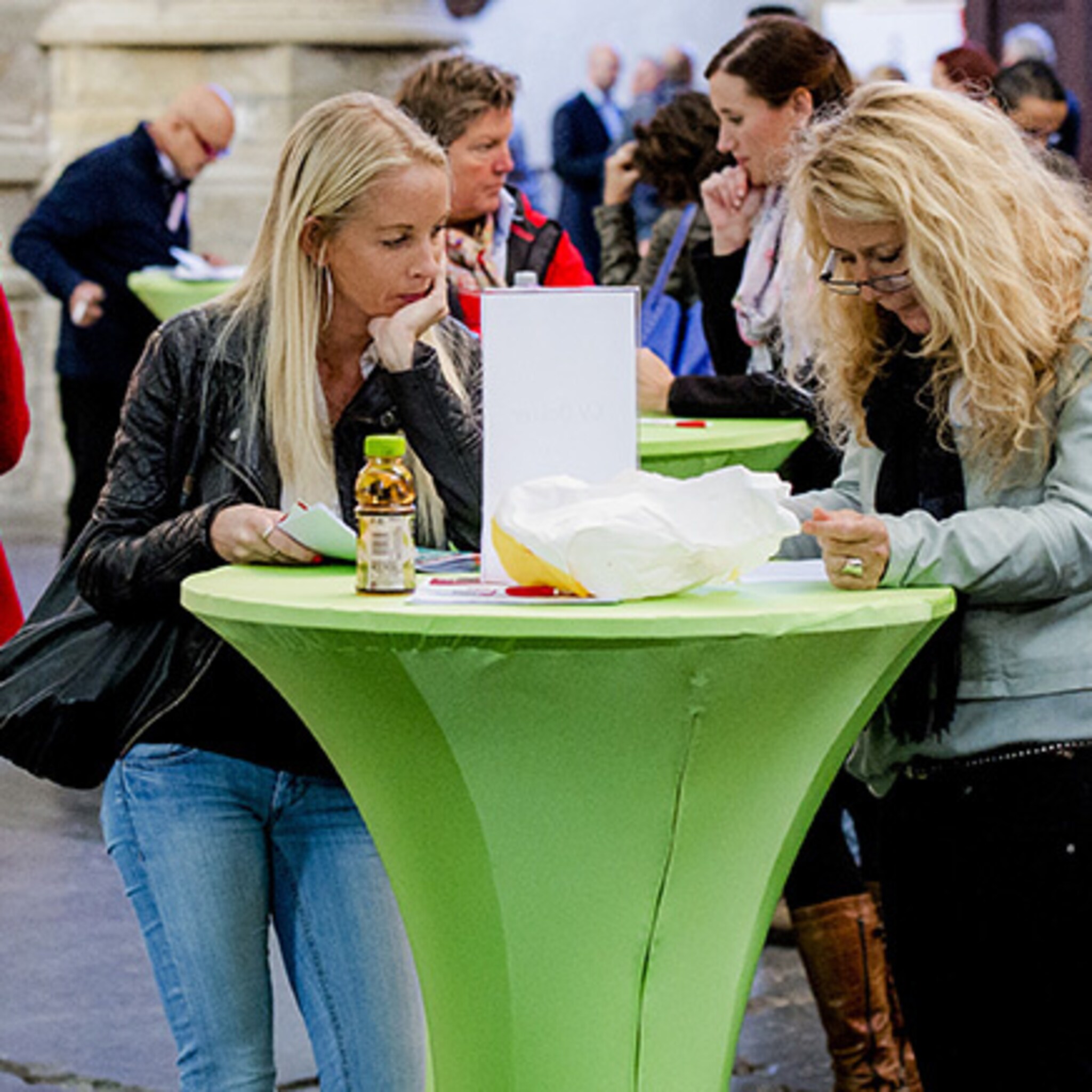 limburgse werkzoekenden creeren eigen baan via vacaturecafe