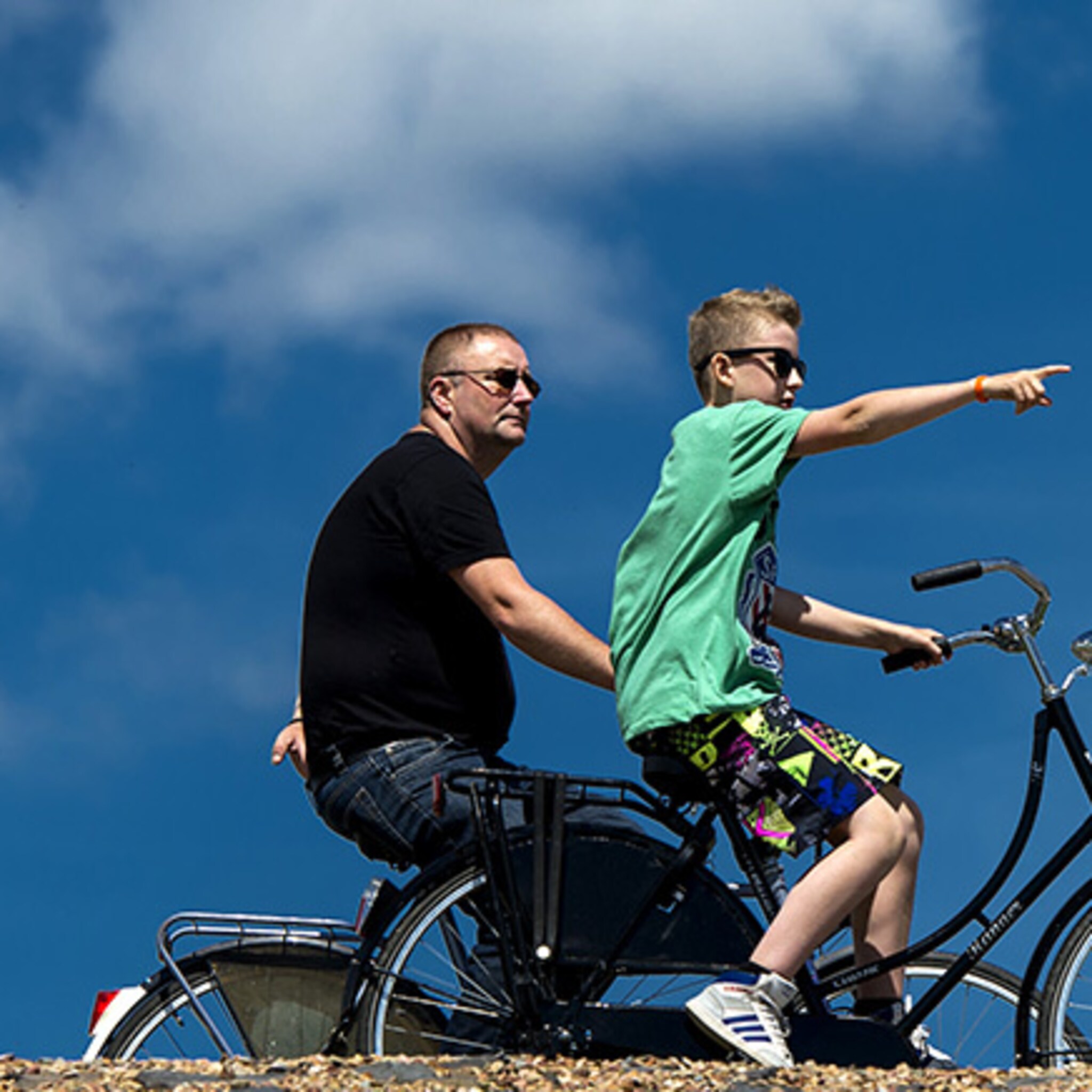 toerlezjoere op de fiets langs 60 ondernemers