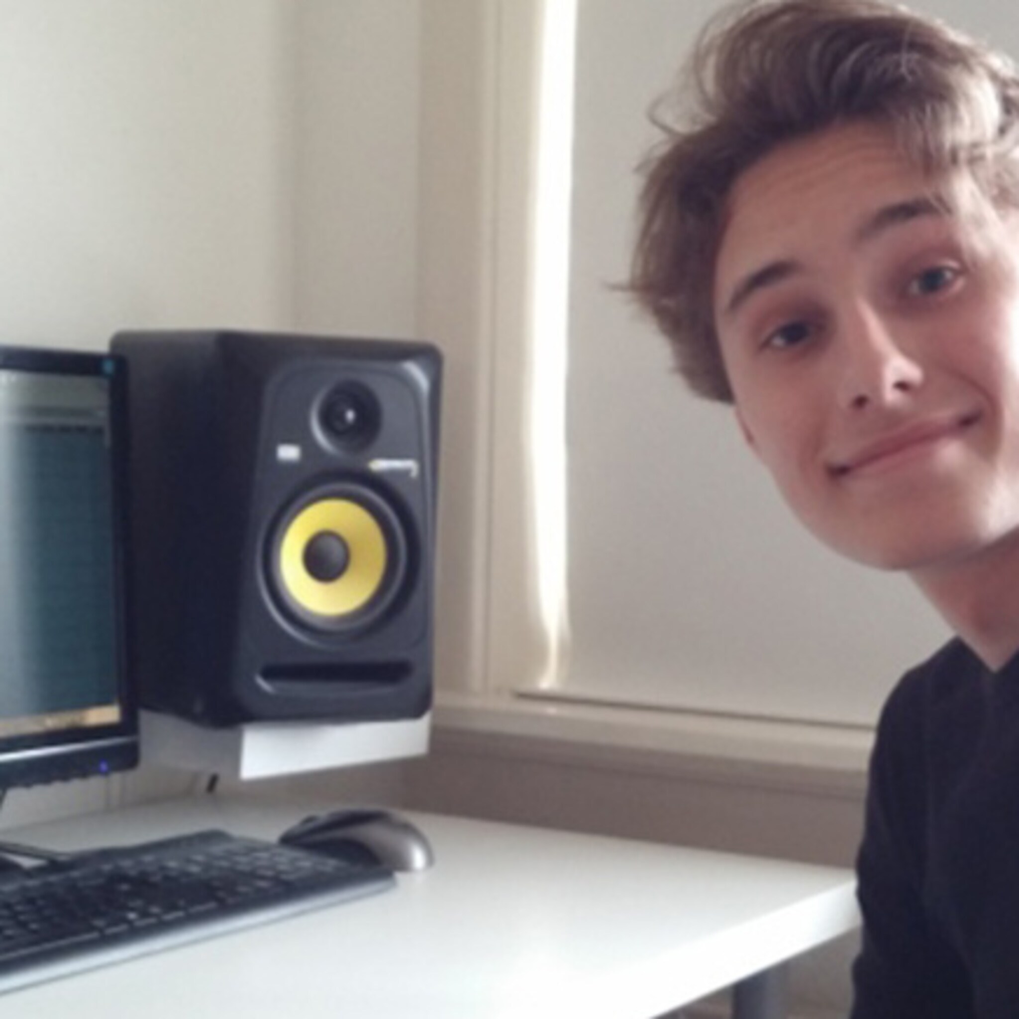 hengelose dj producer 15 ontdekt door platenmaatschappij mixmash records