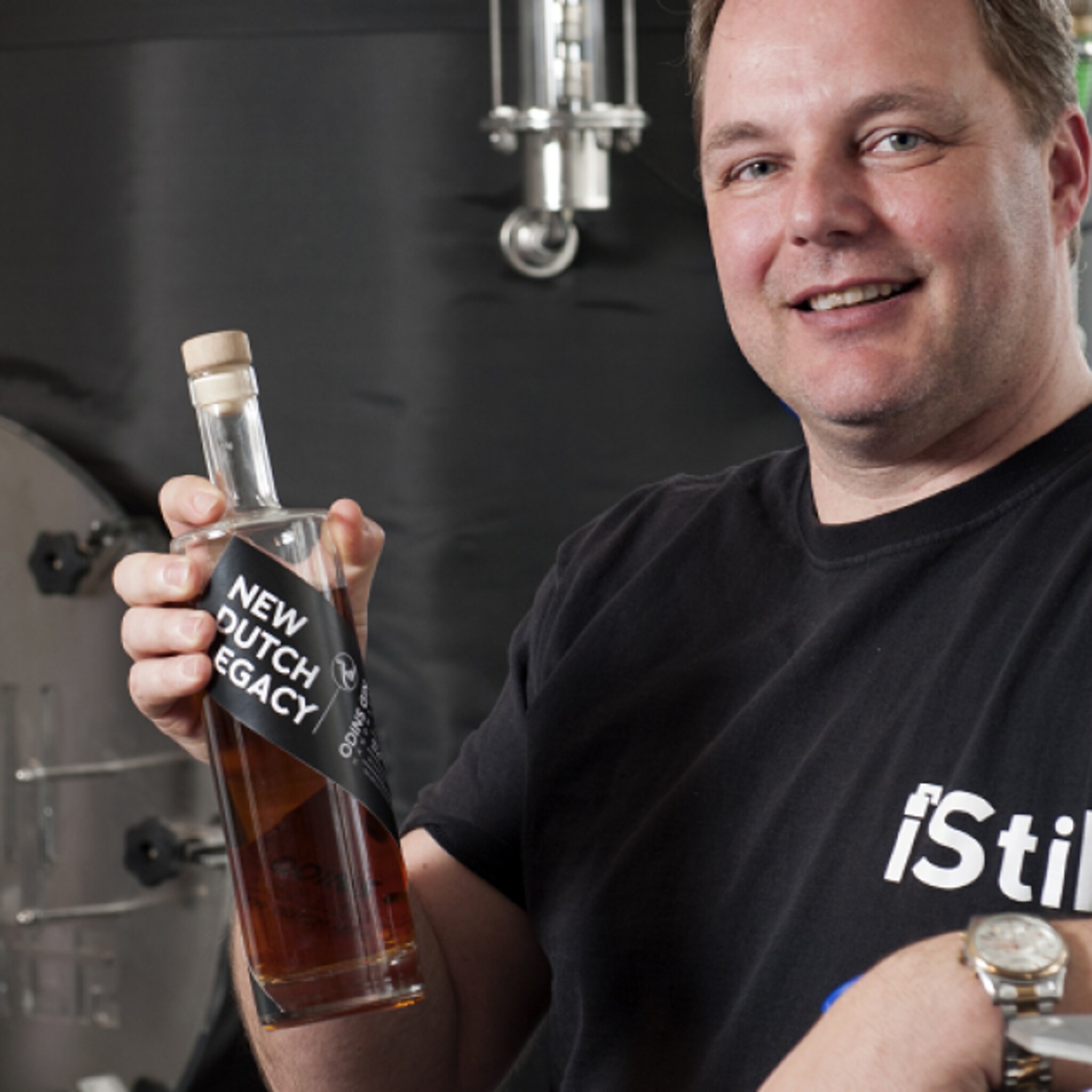 ondernemer brouwt eerste woerdense gin