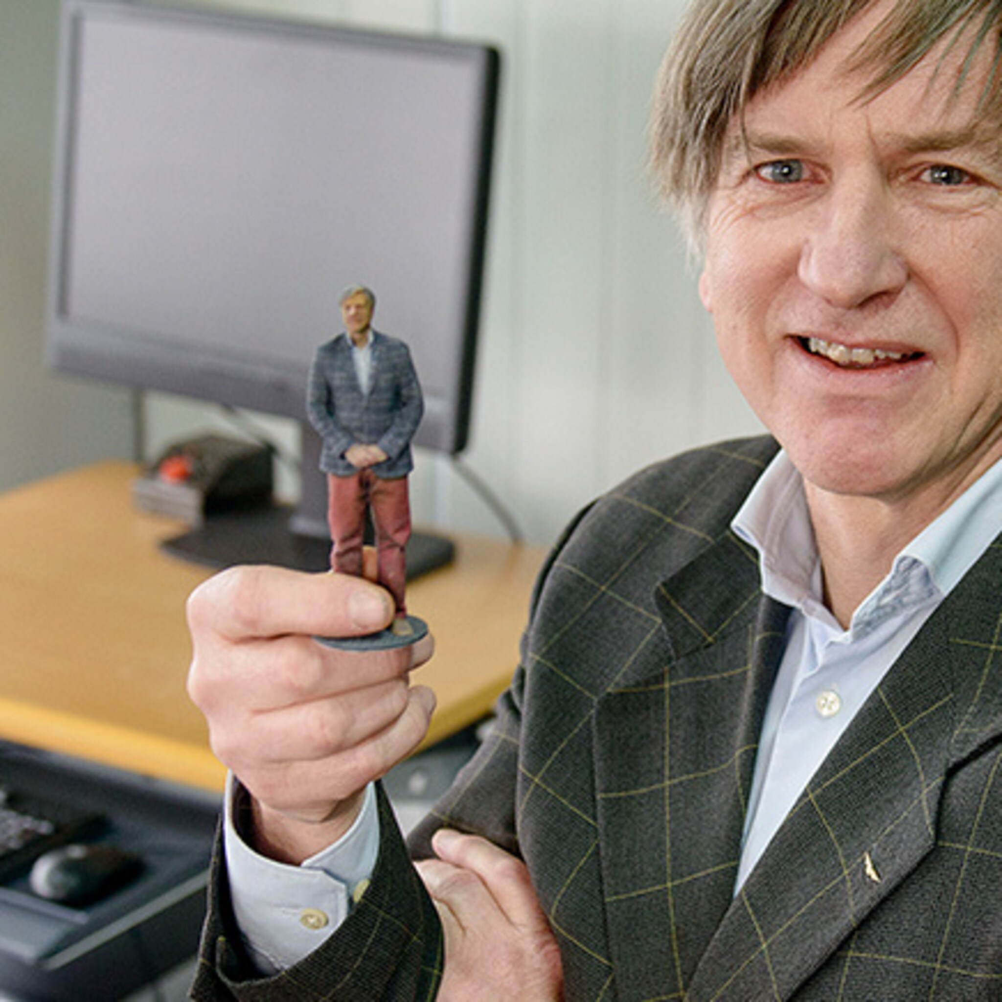 eigenaar scanlex ontwikkelt 3d scanner voor miniatuurpoppetjes