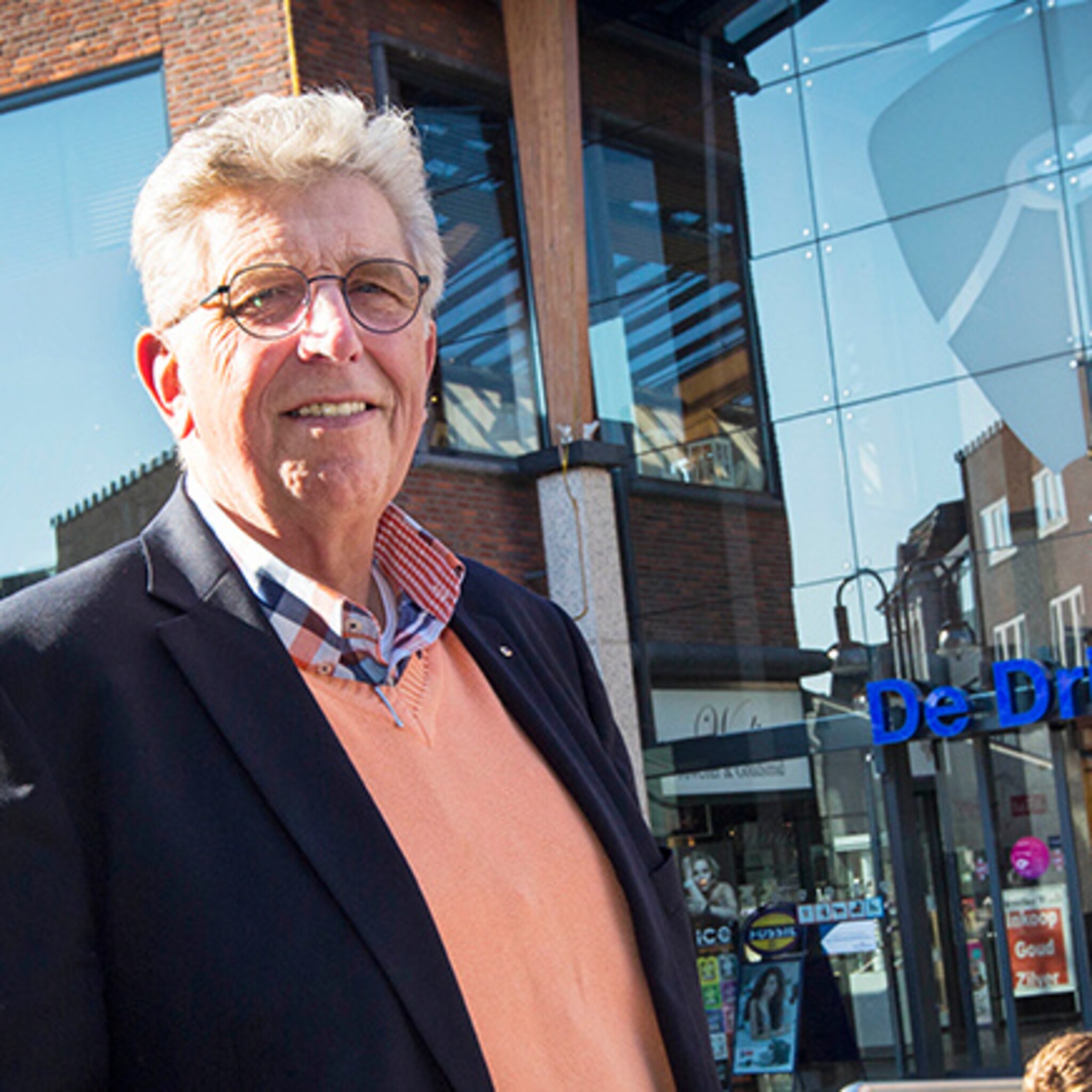 oud directeur hema oldenzaal heeft te veel winkelruimte