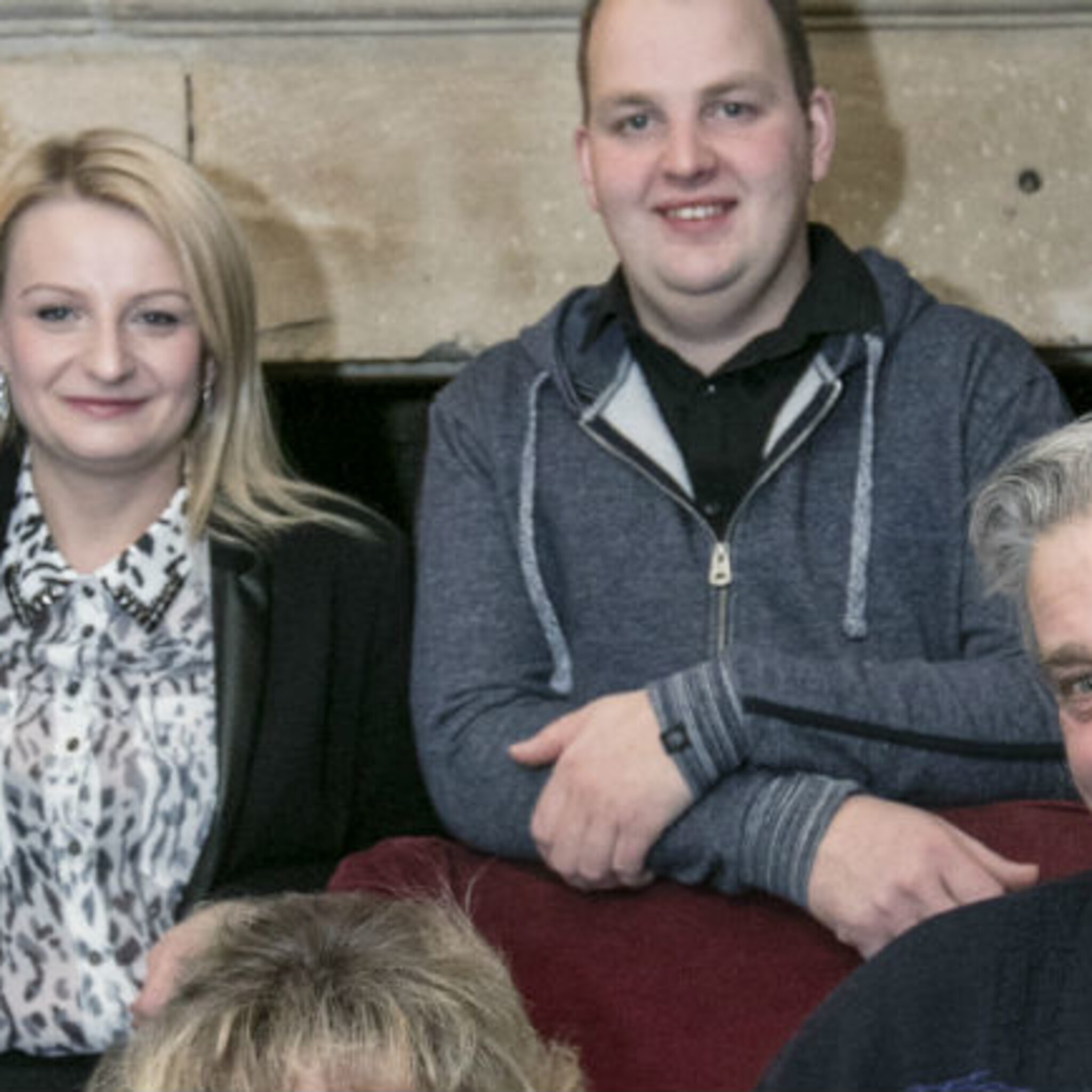 een familie met onderhouds bedrijf en hotel