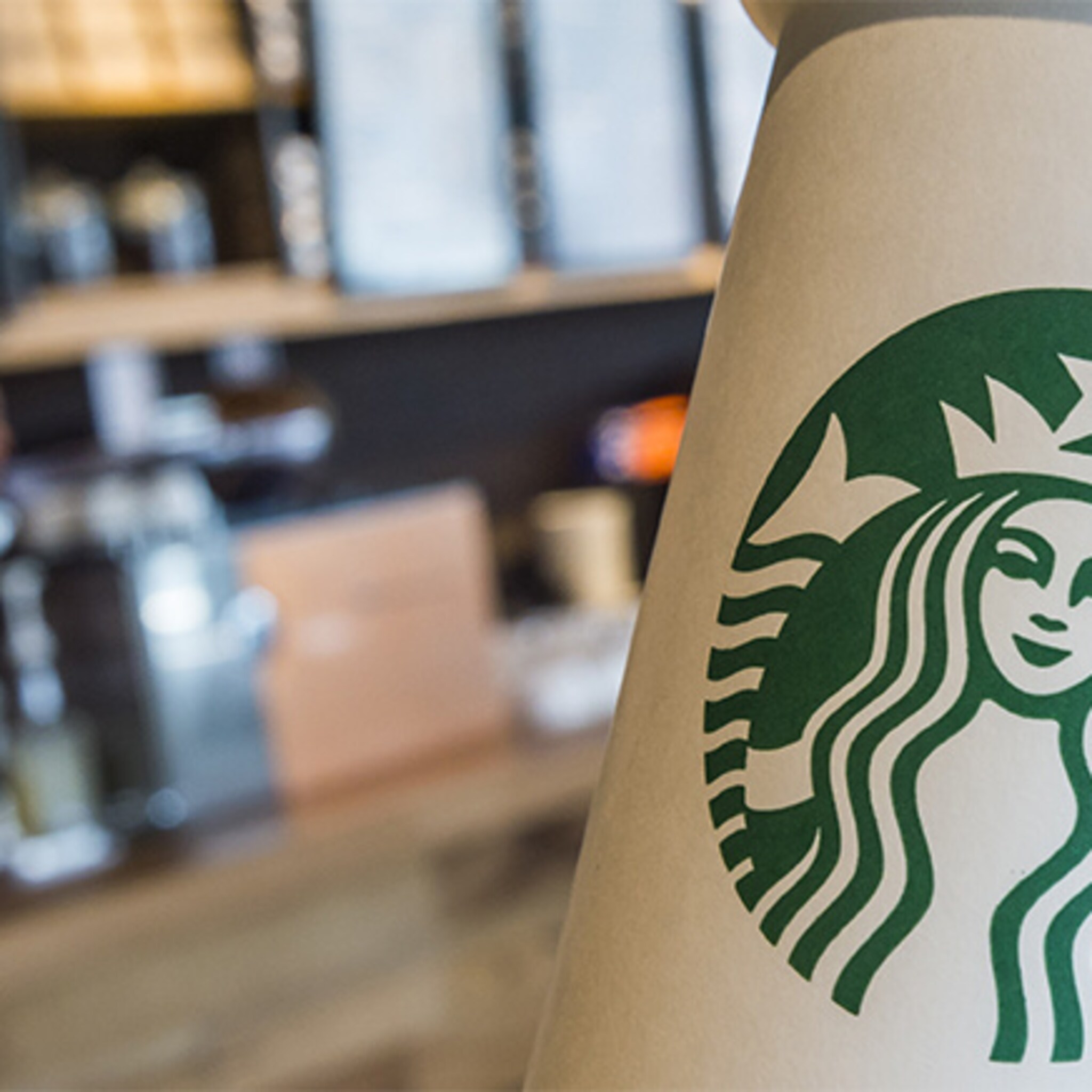 starbucks in enschede voor het eerst op zaterdag open lekker druk