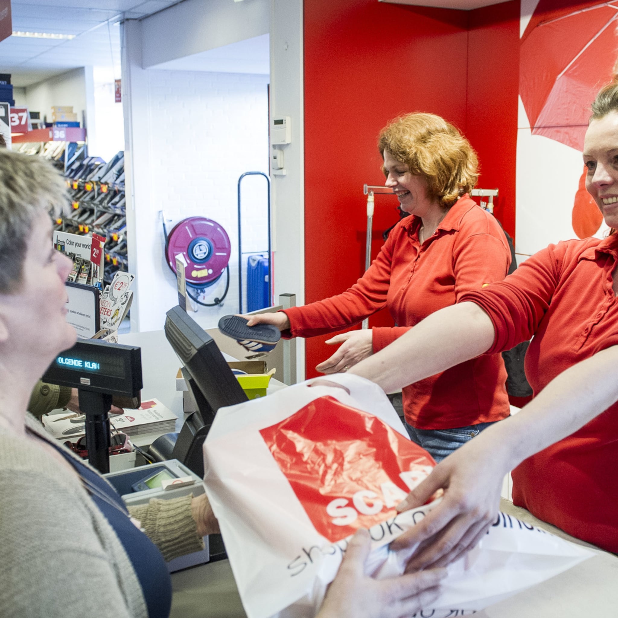 personeel en klanten opgelucht scapino haaksbergen blijft open