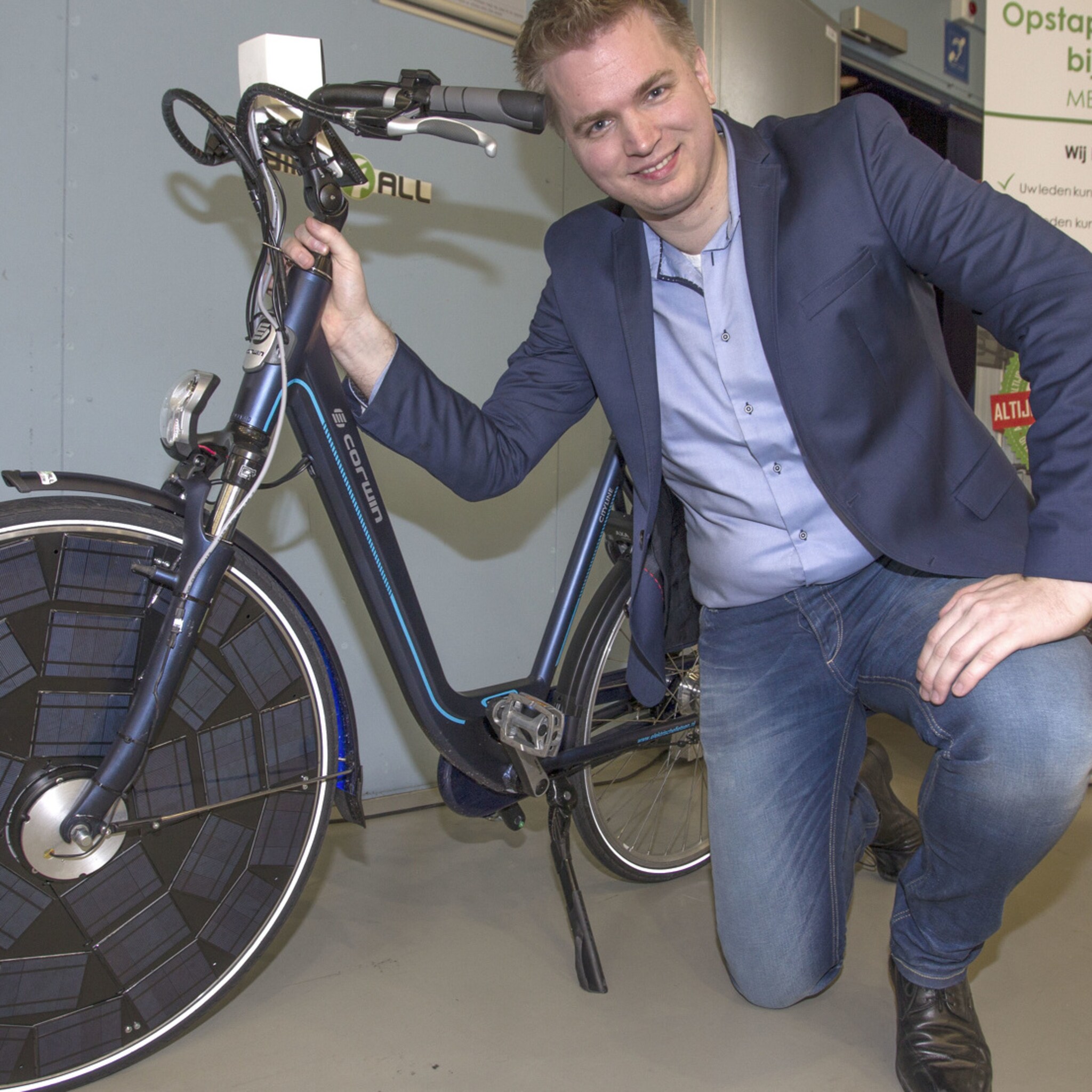 nieuw een e bike met zonnewielen