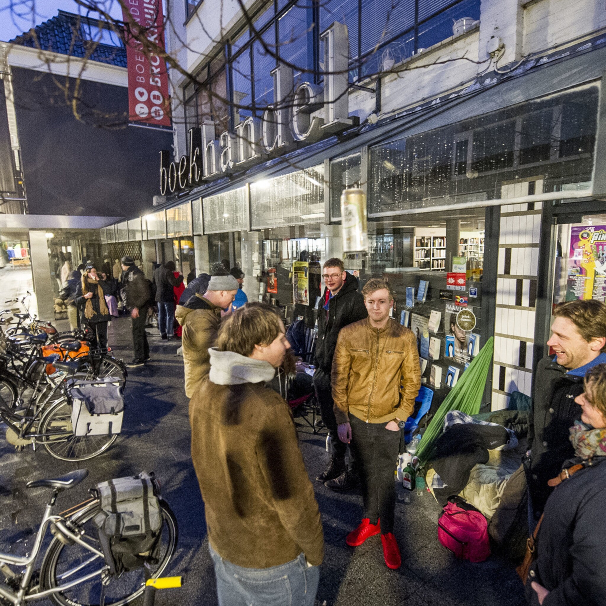 drukte bij twentse boekhandels voor felbegeerde pinkpop tickets