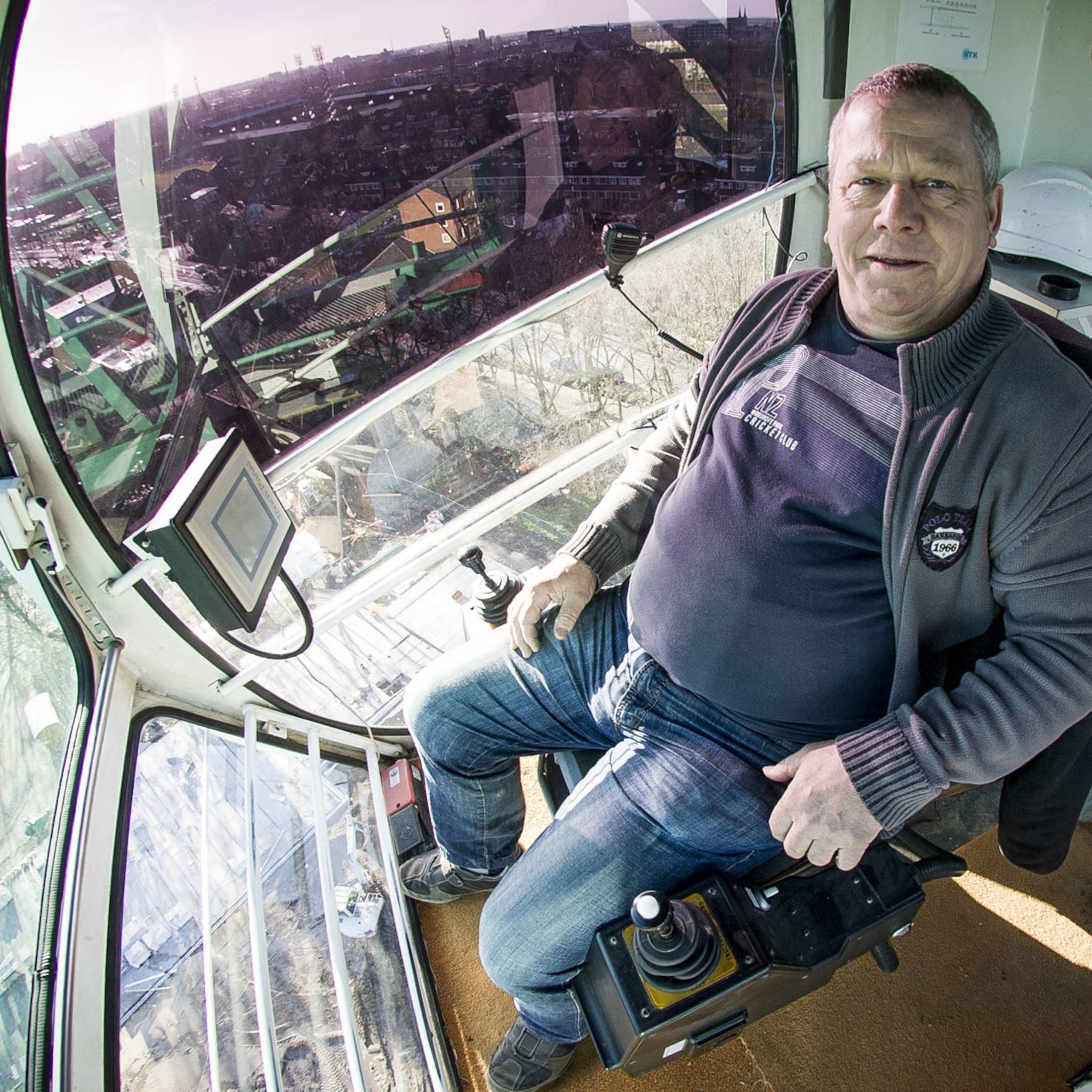 als kraanmachinist al veertig jaar op hoogte