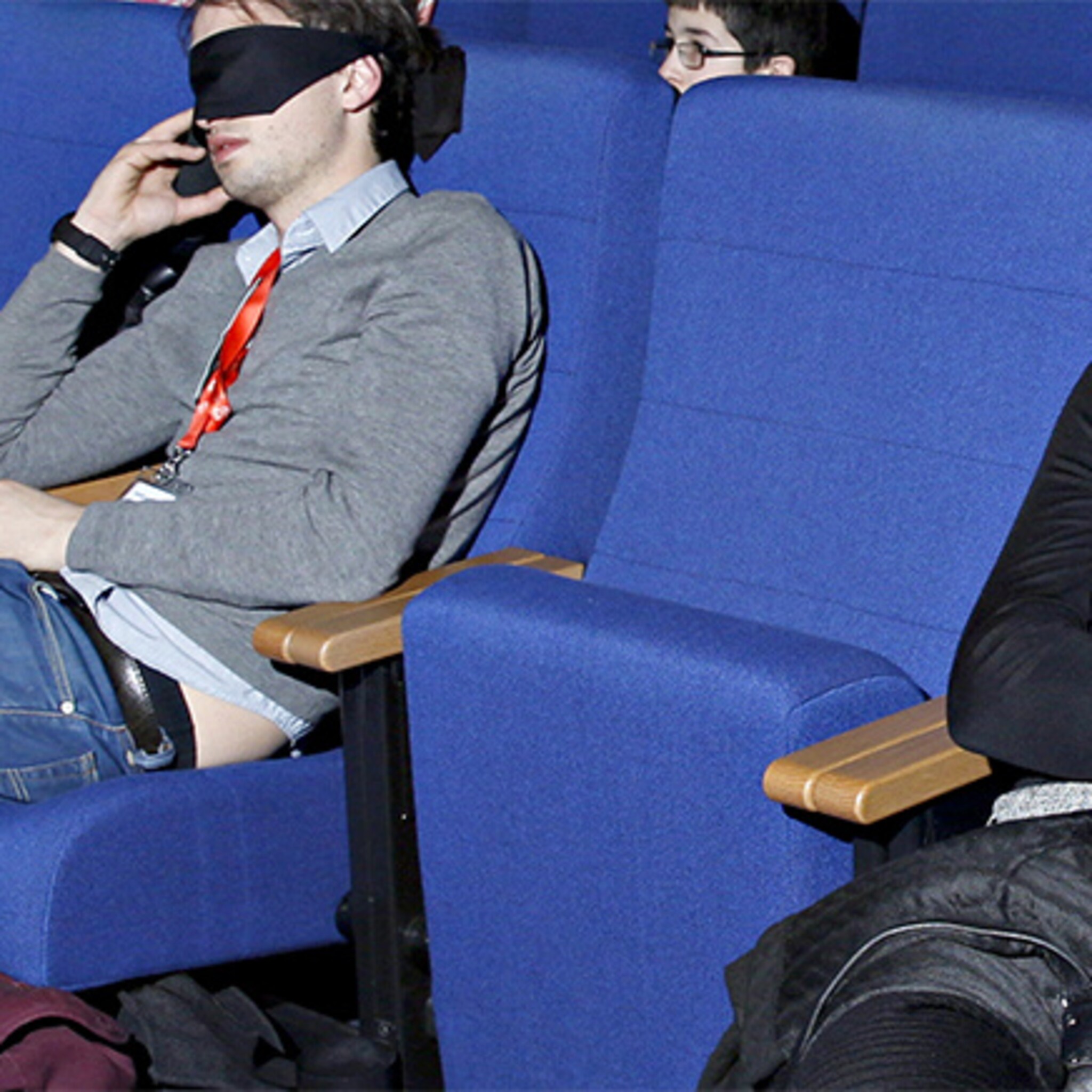 naar de film zonder die te zien