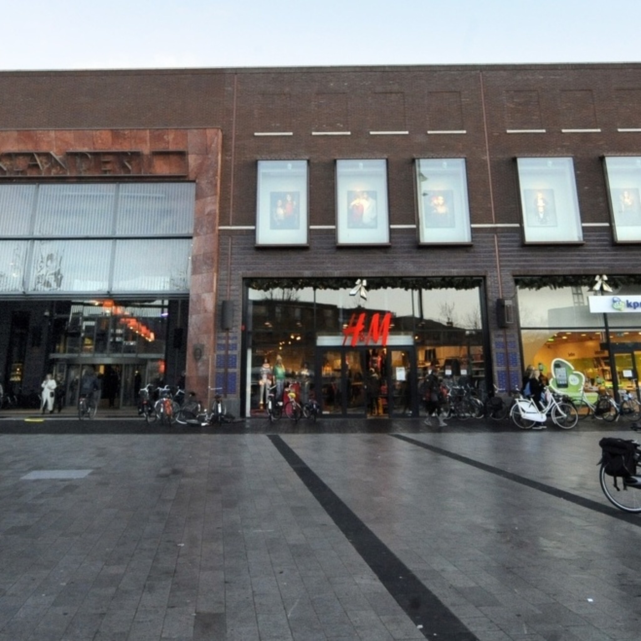 duitse belegger koopt winkelcentrum de klanderij voor 118 miljoen euro