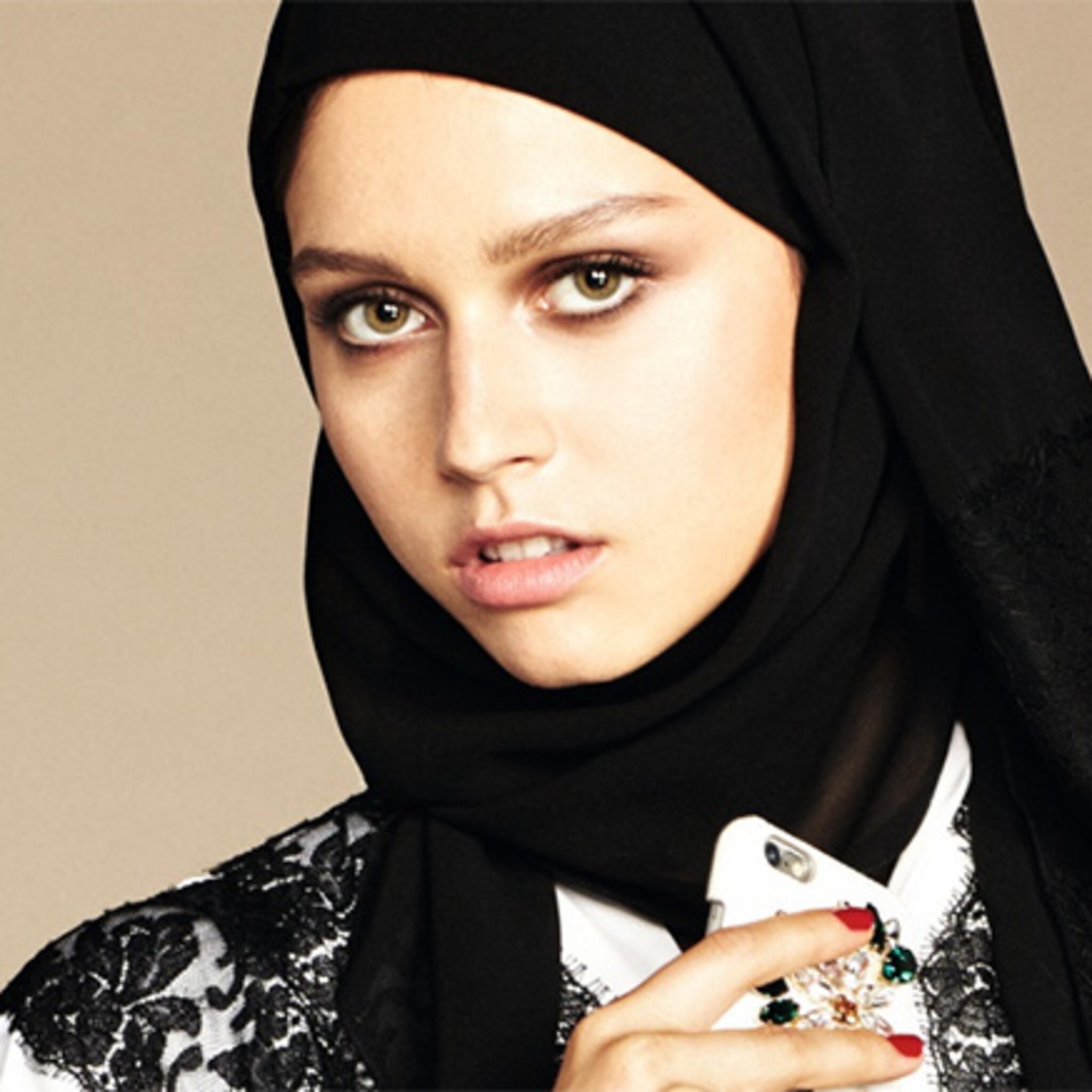 dolce en gabbana verrast met luxe design voor moslima