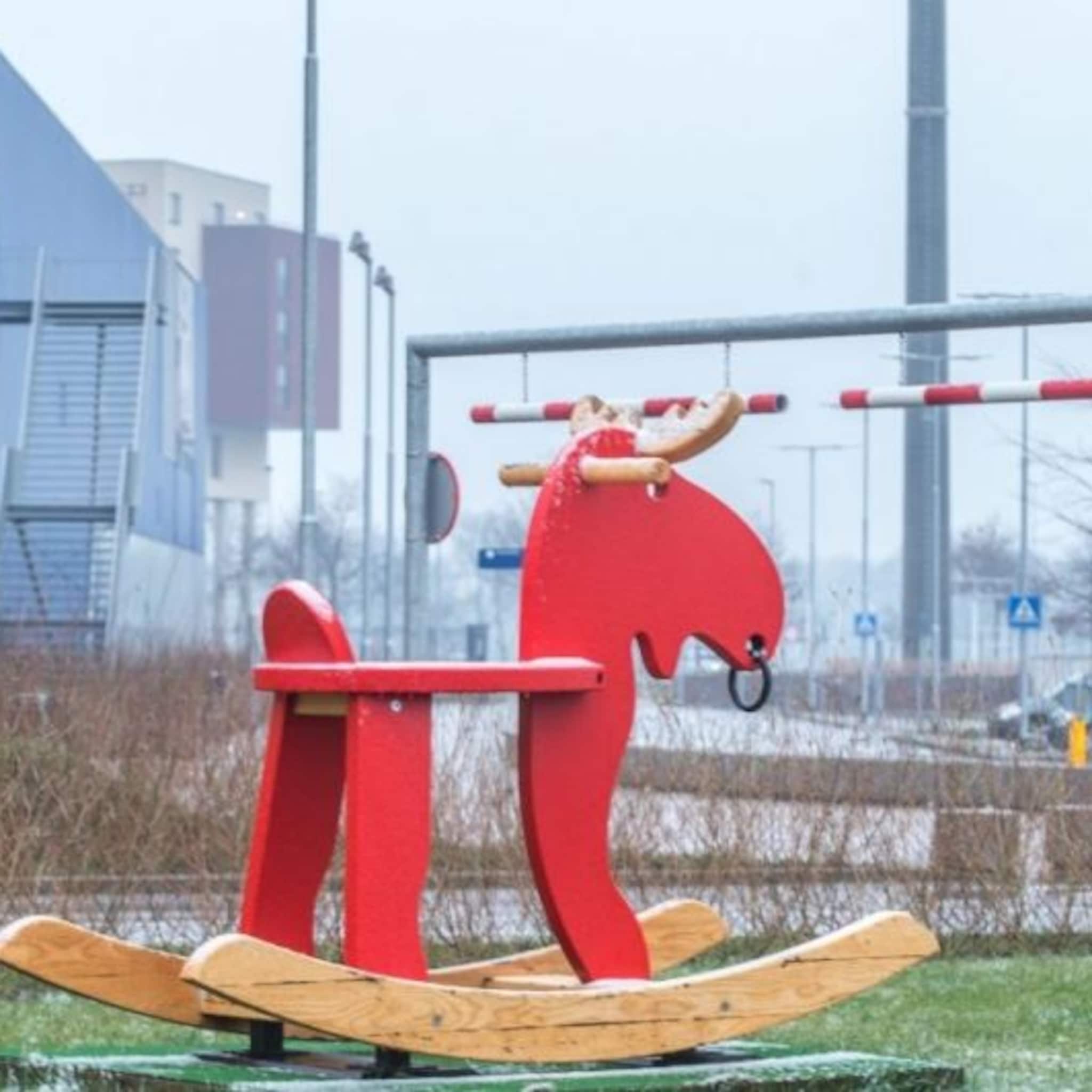 ontvoerders hobbel eland bij ikea zwolle te slim voor camera s