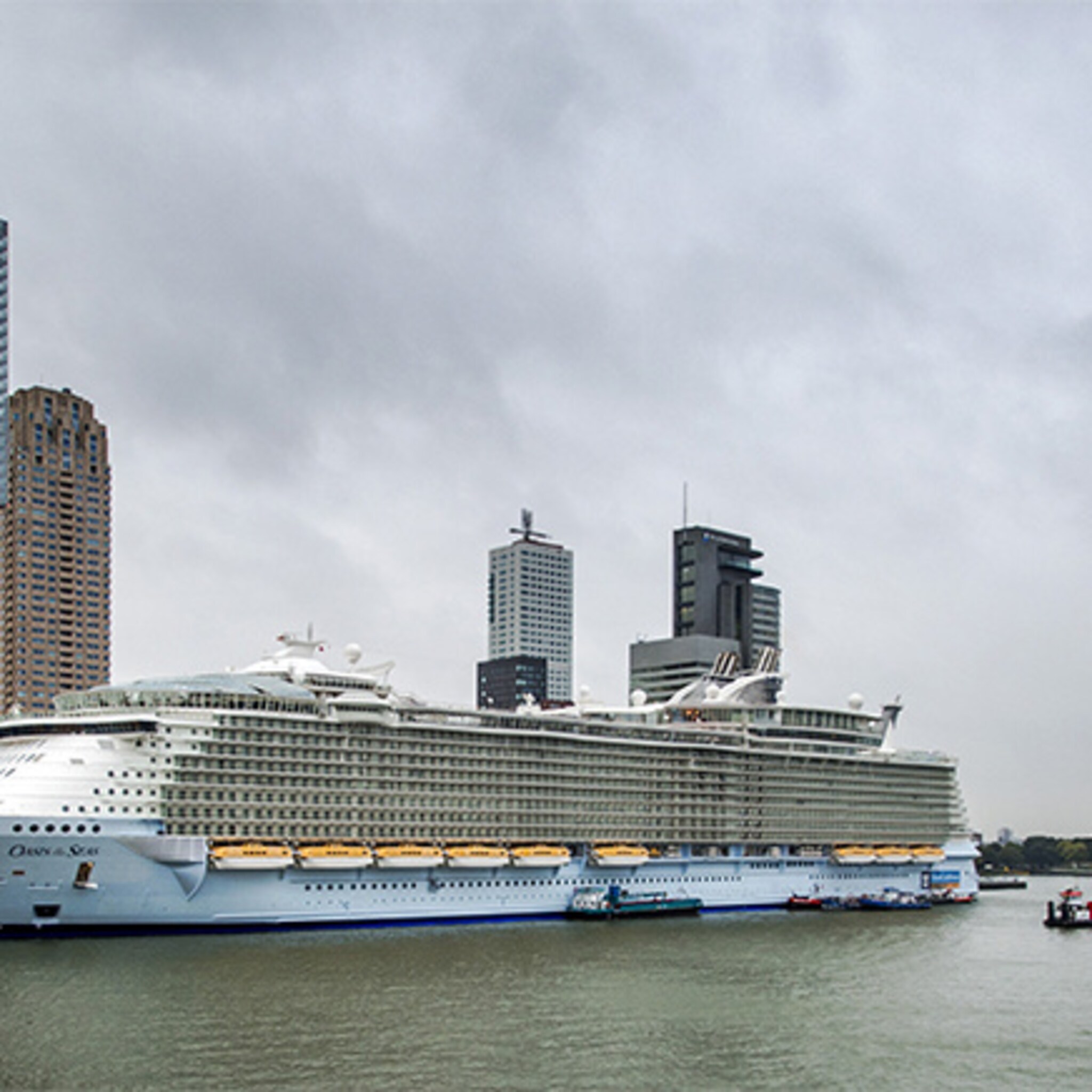 over twintig jaar ziet de haven er heel anders uit