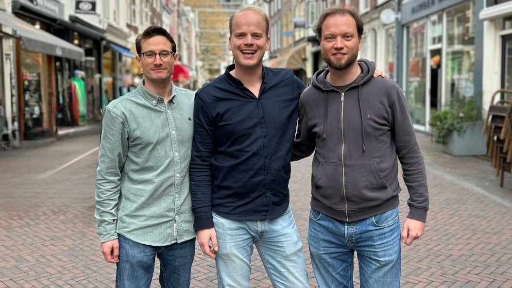 Van links naar rechts oprichters Steven Oliemans, Michiel de Vor en Maarten Fugers van Runnr.ai. Runner.ai