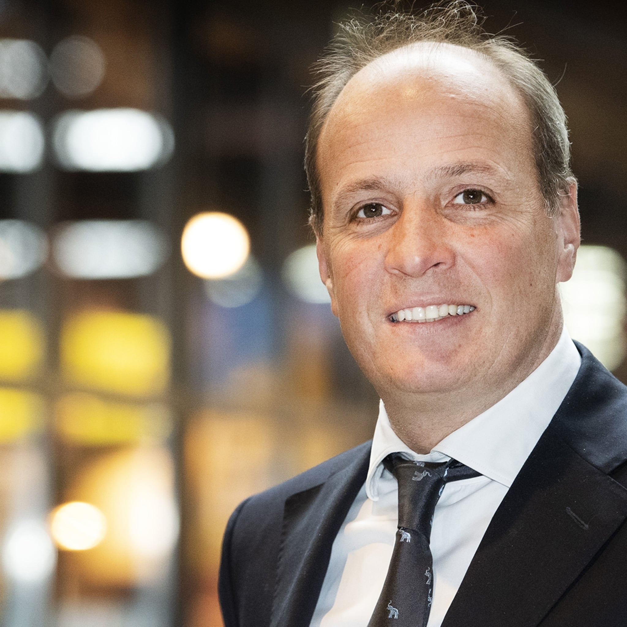 frits van eerd jumbo succesvol zakenman ceo en carnavalszanger
