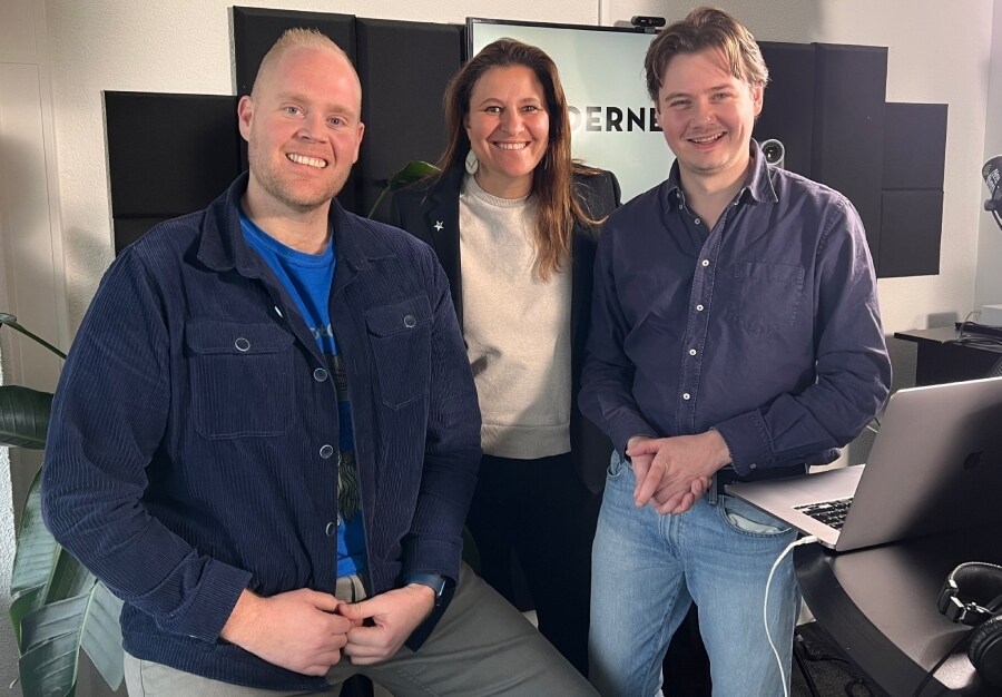 In de studio van New Business Radio: Roland Tameling, Virginia Yanquilevich en Remy Gieling.