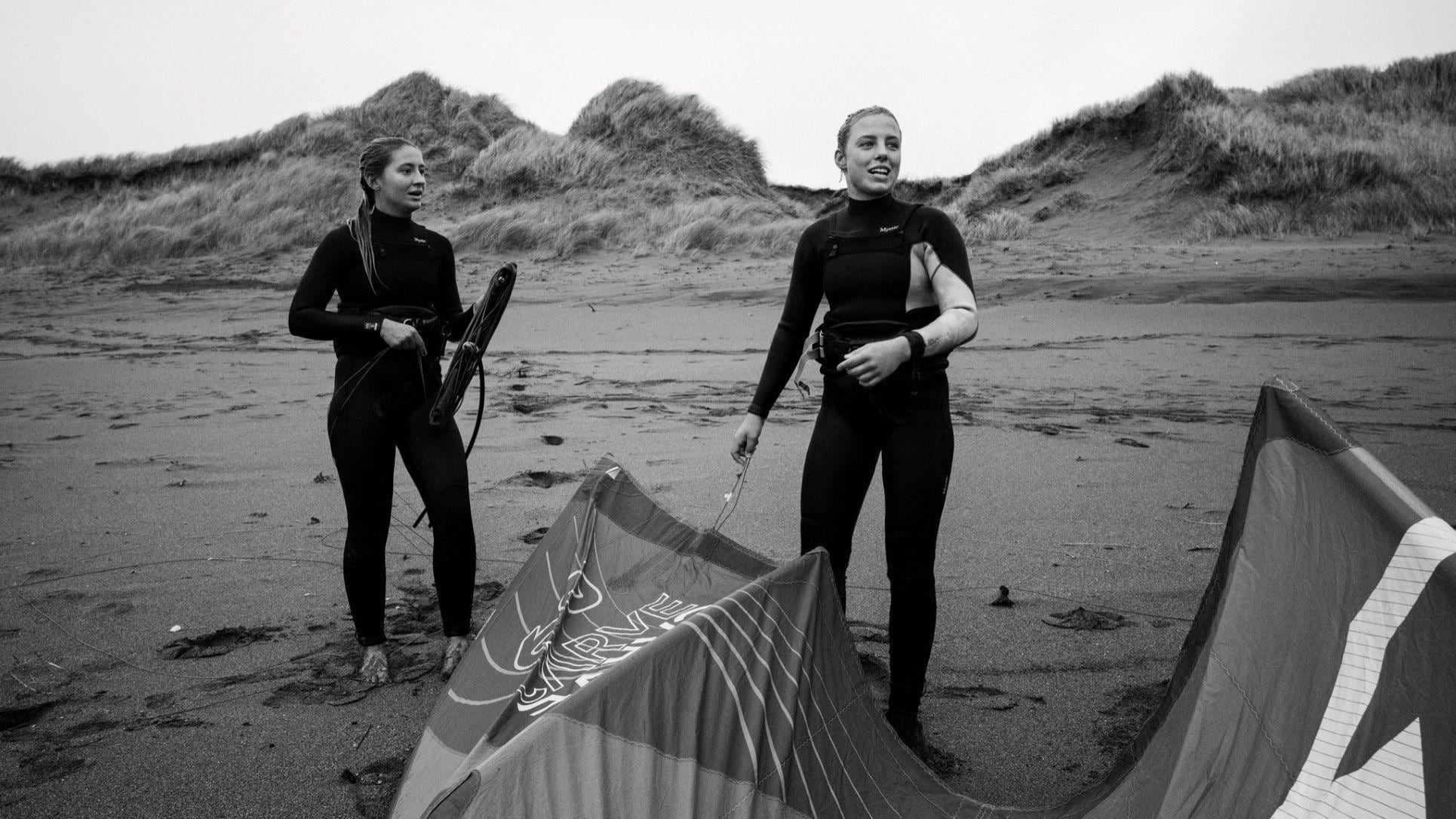Surfers in kite-gear van Mystic Boarding. Foto: Mystic Boarding